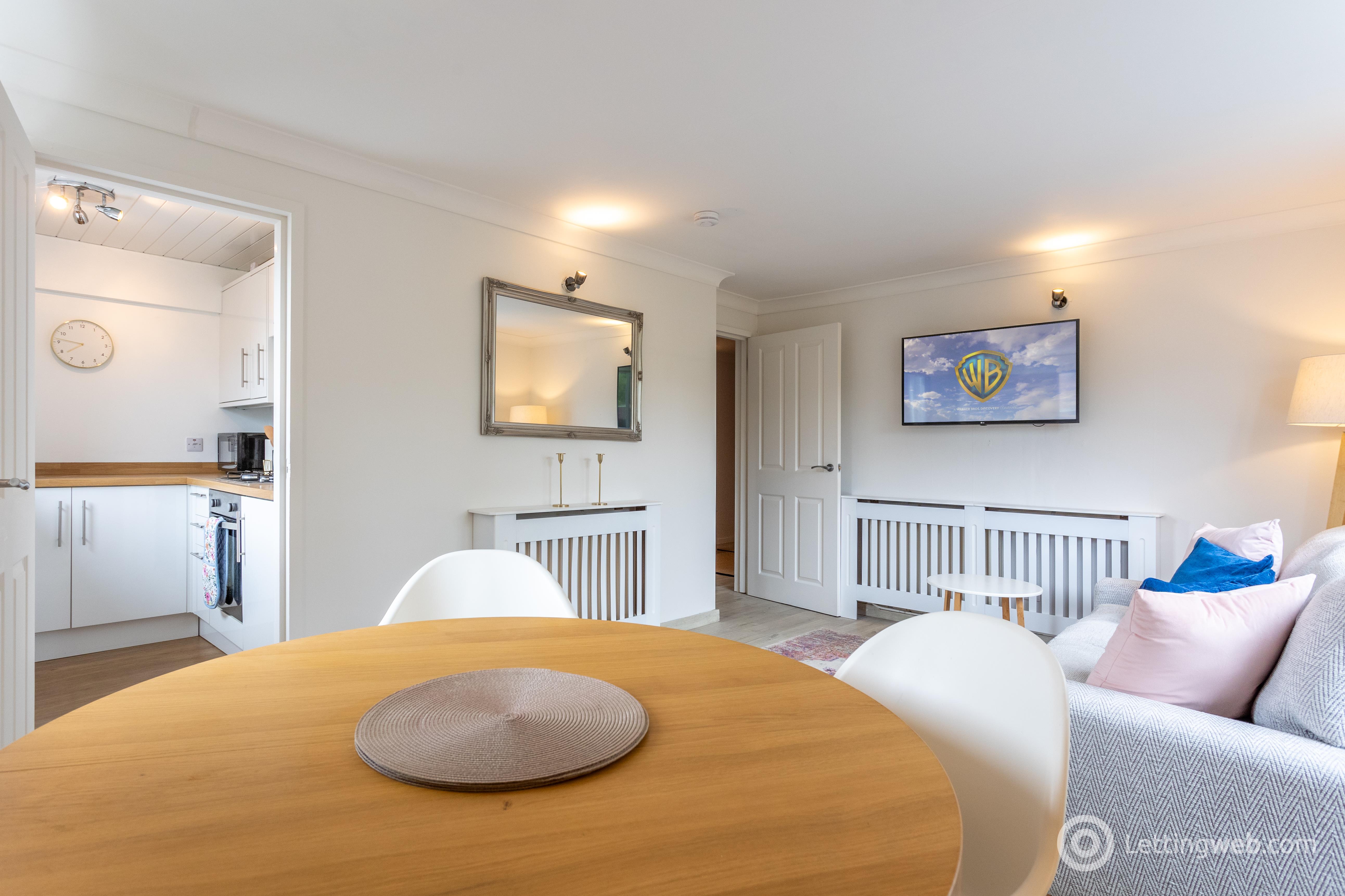 Property to rent in Fair A Far, Cramond, Edinburgh