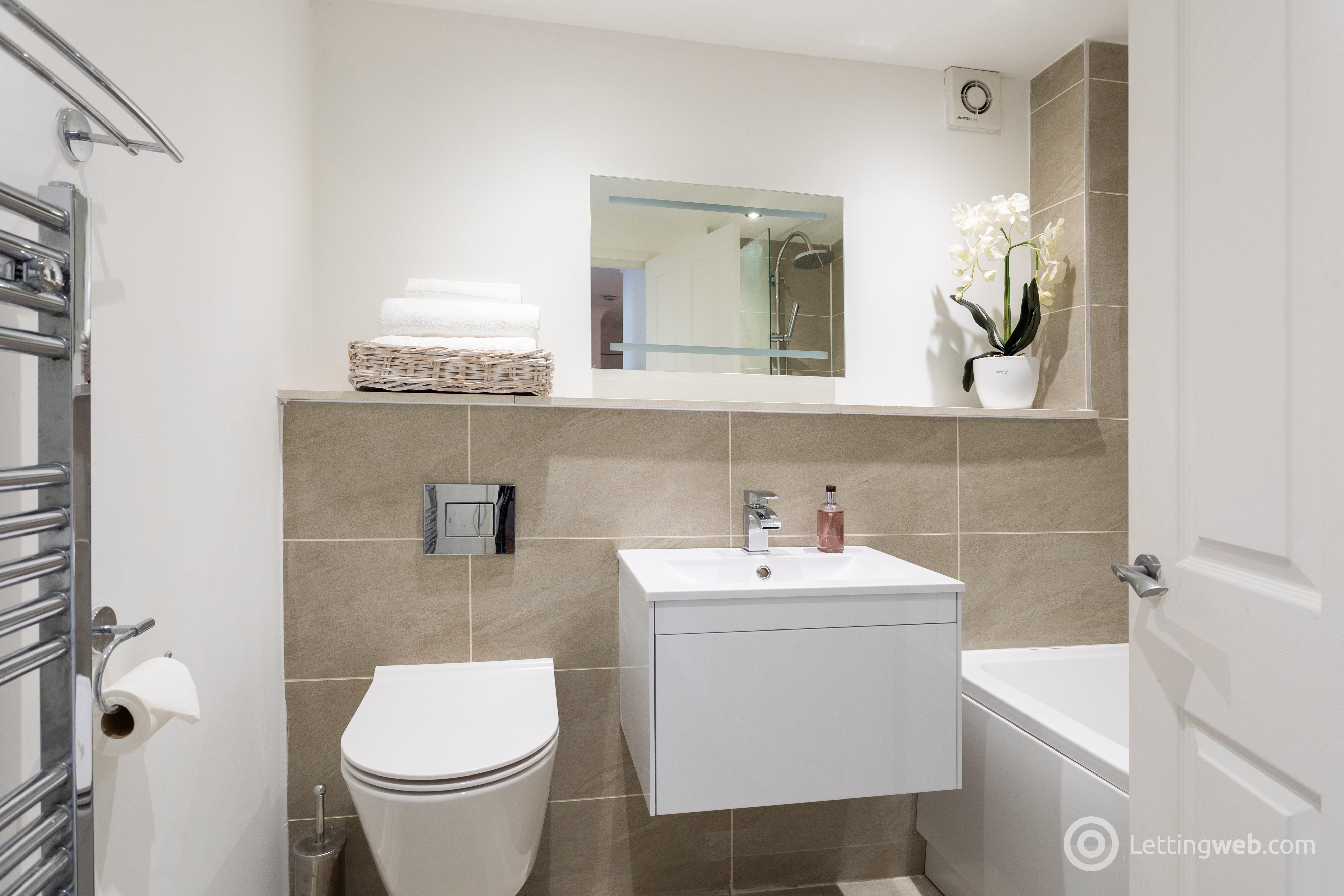 Property to rent in Fair A Far, Cramond, Edinburgh