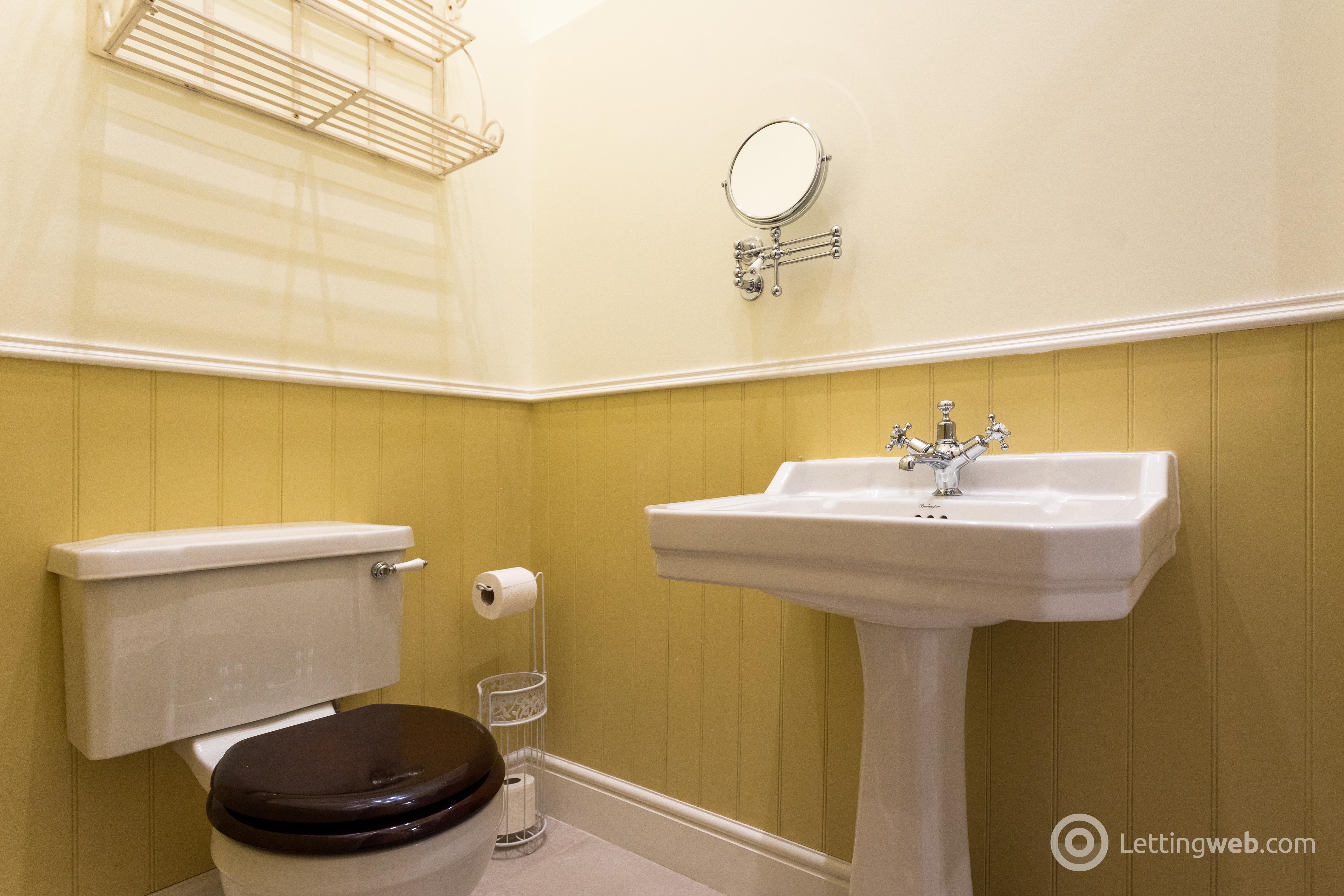 Property to rent in Newhaven Road, Trinity, Edinburgh
