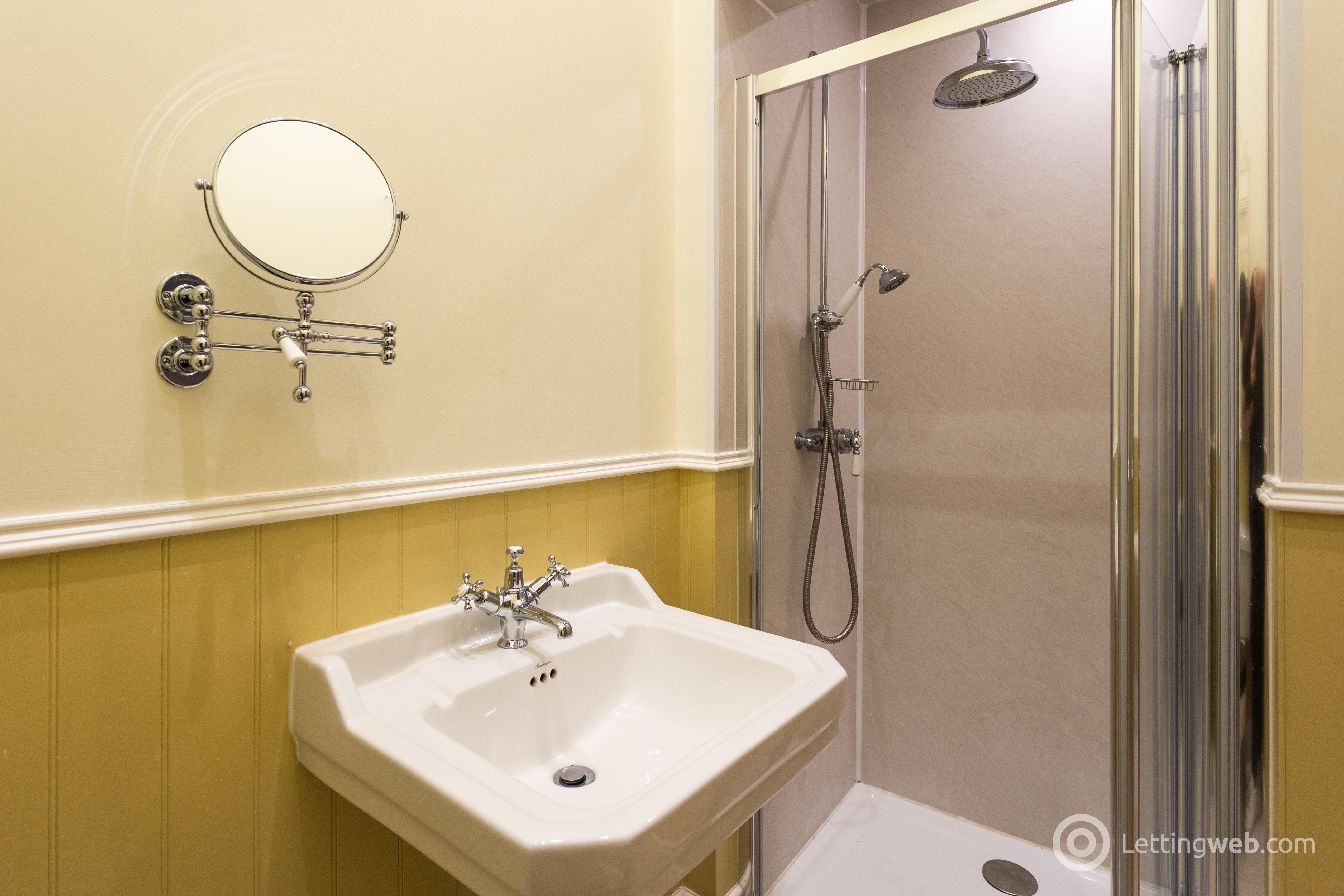 Property to rent in Newhaven Road, Trinity, Edinburgh