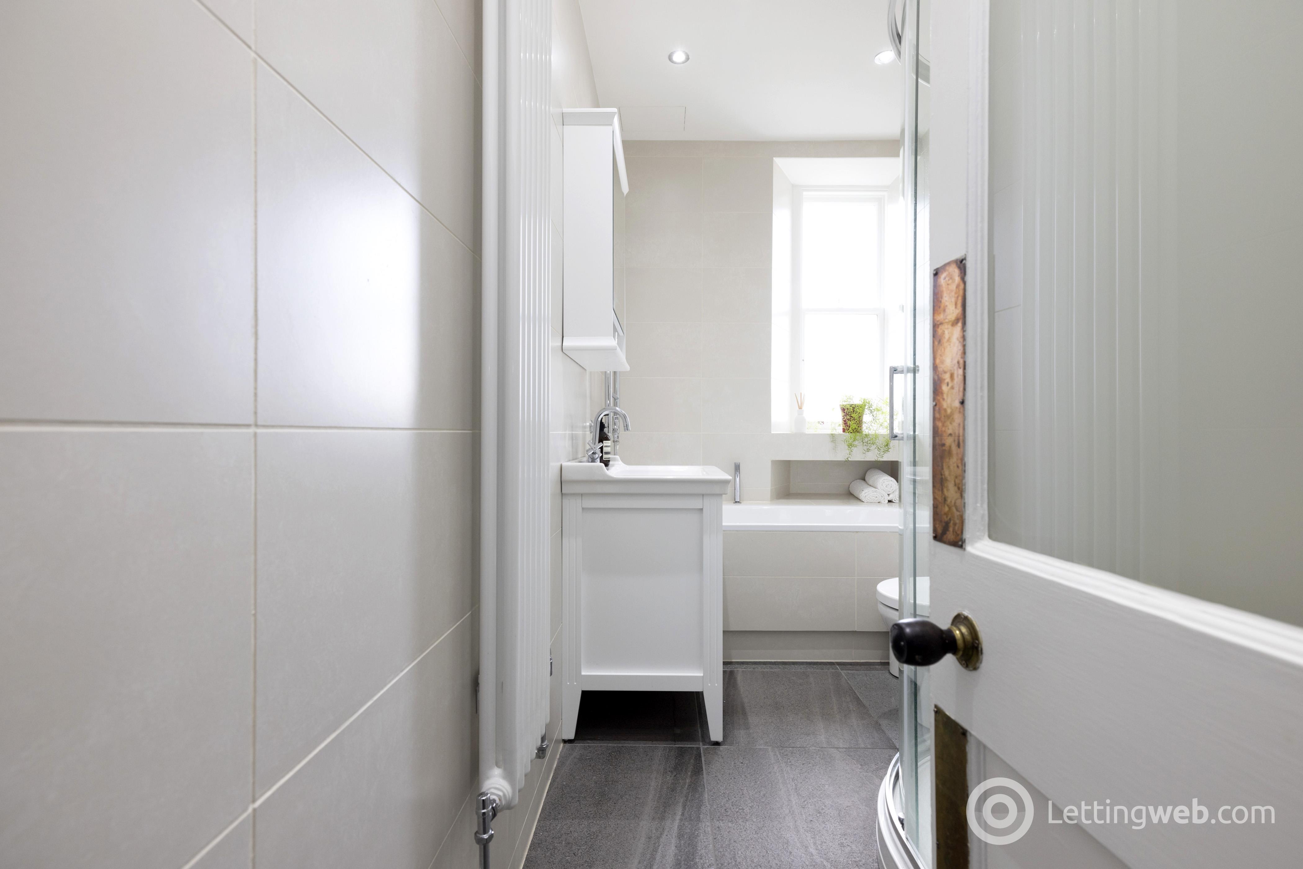 Property to rent in Melville Place, West End, Edinburgh