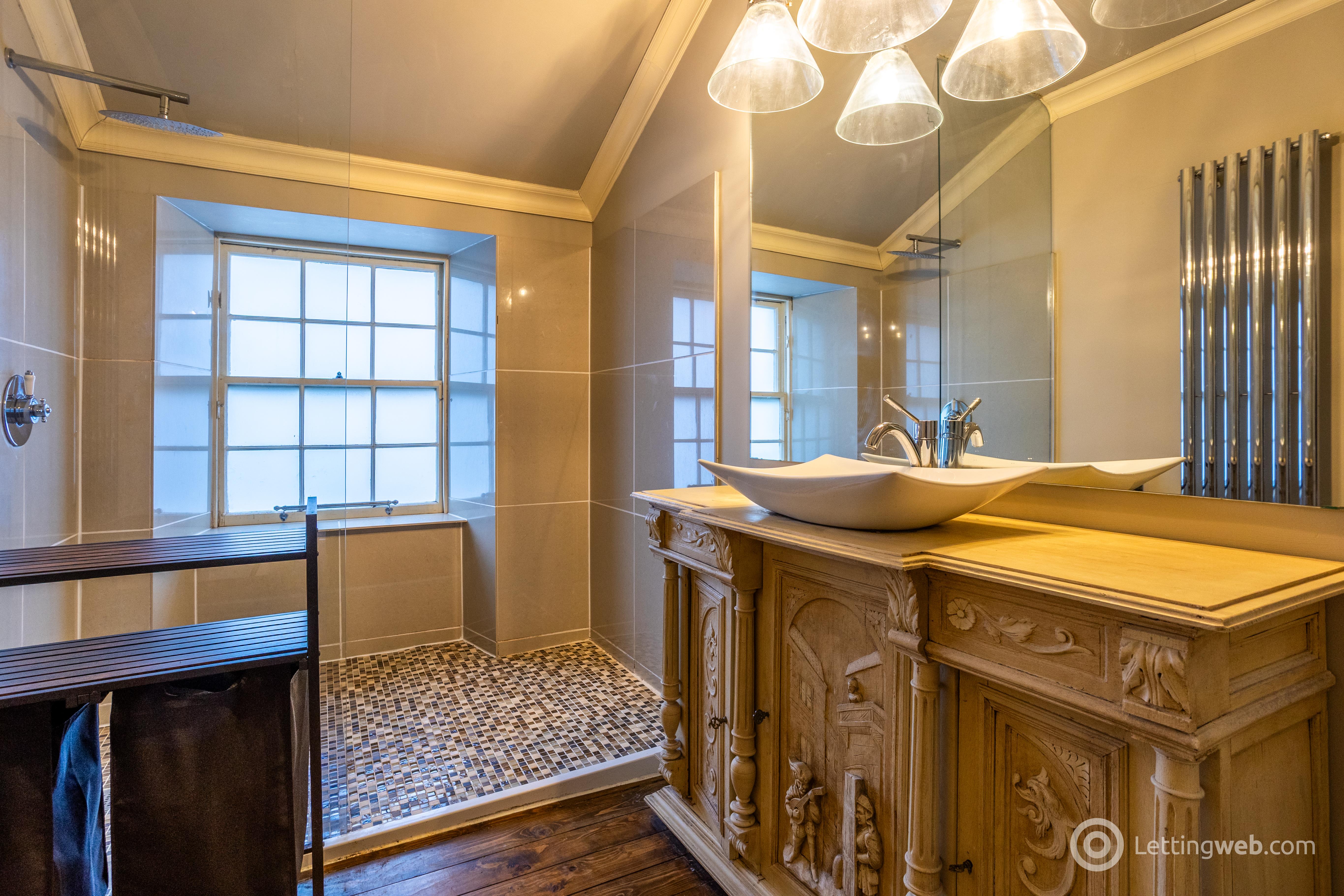 Property to rent in East Broughton Place, New Town, Edinburgh