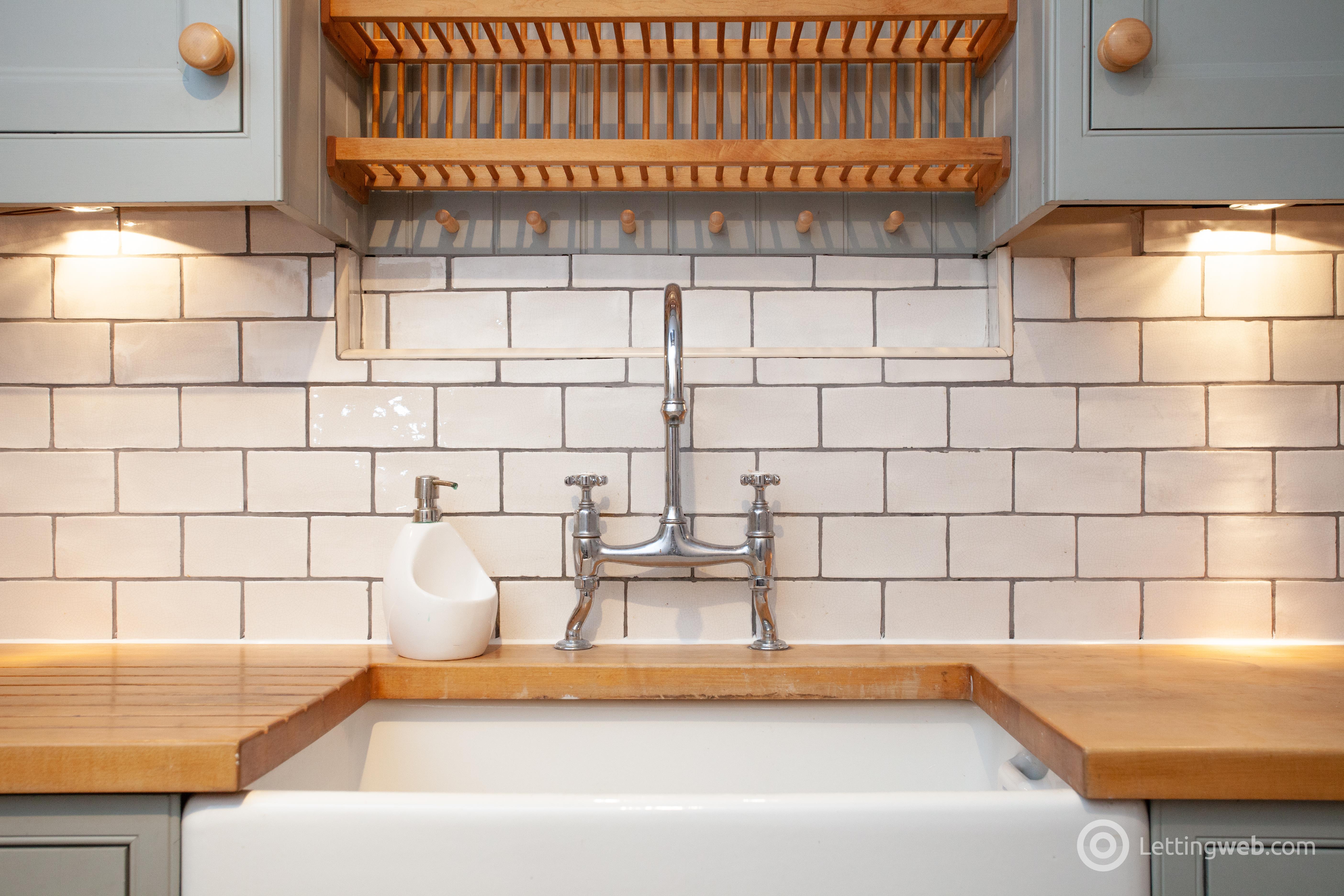 Property to rent in St Stephen Place, Stockbridge, Edinburgh