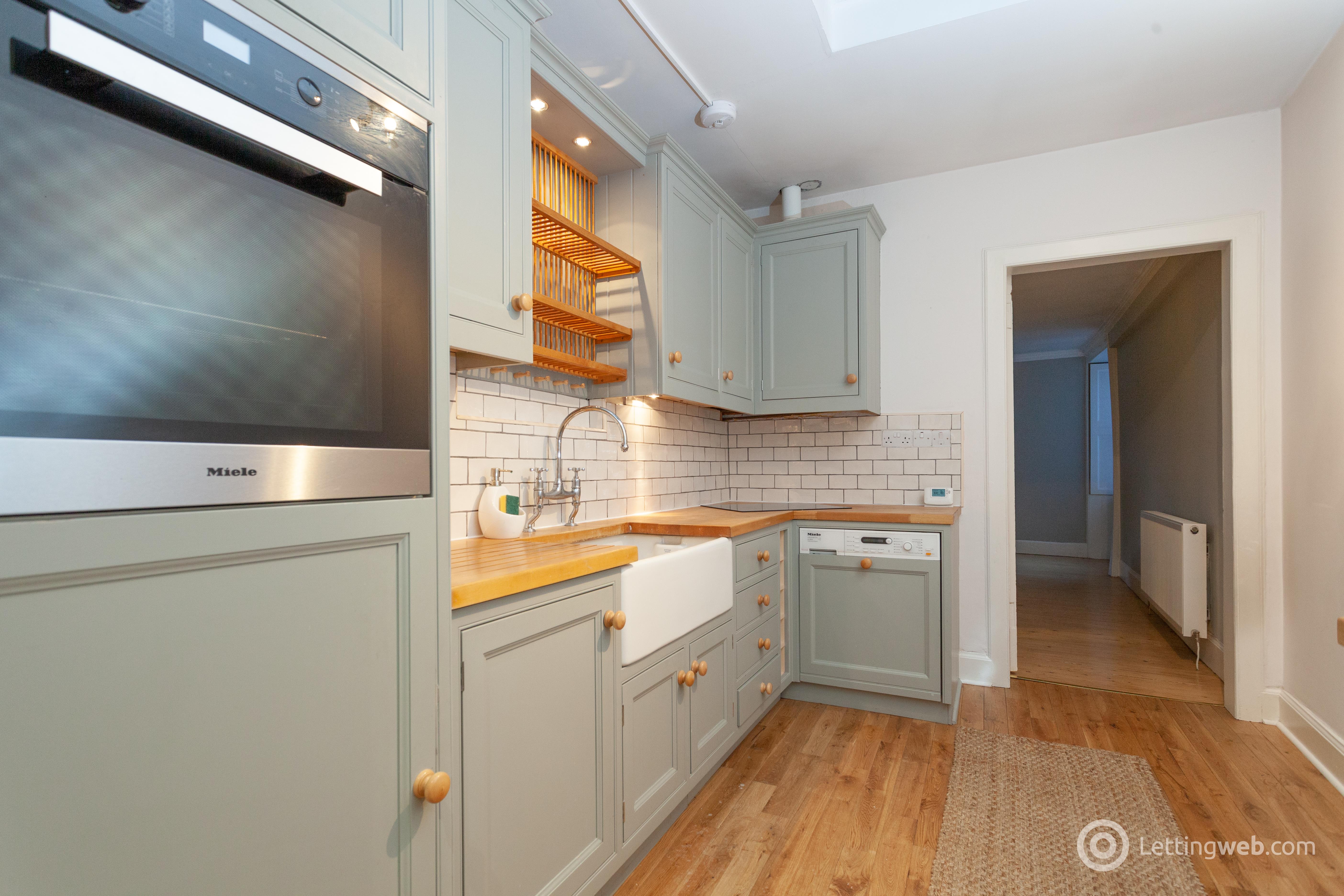 Property to rent in St Stephen Place, Stockbridge, Edinburgh