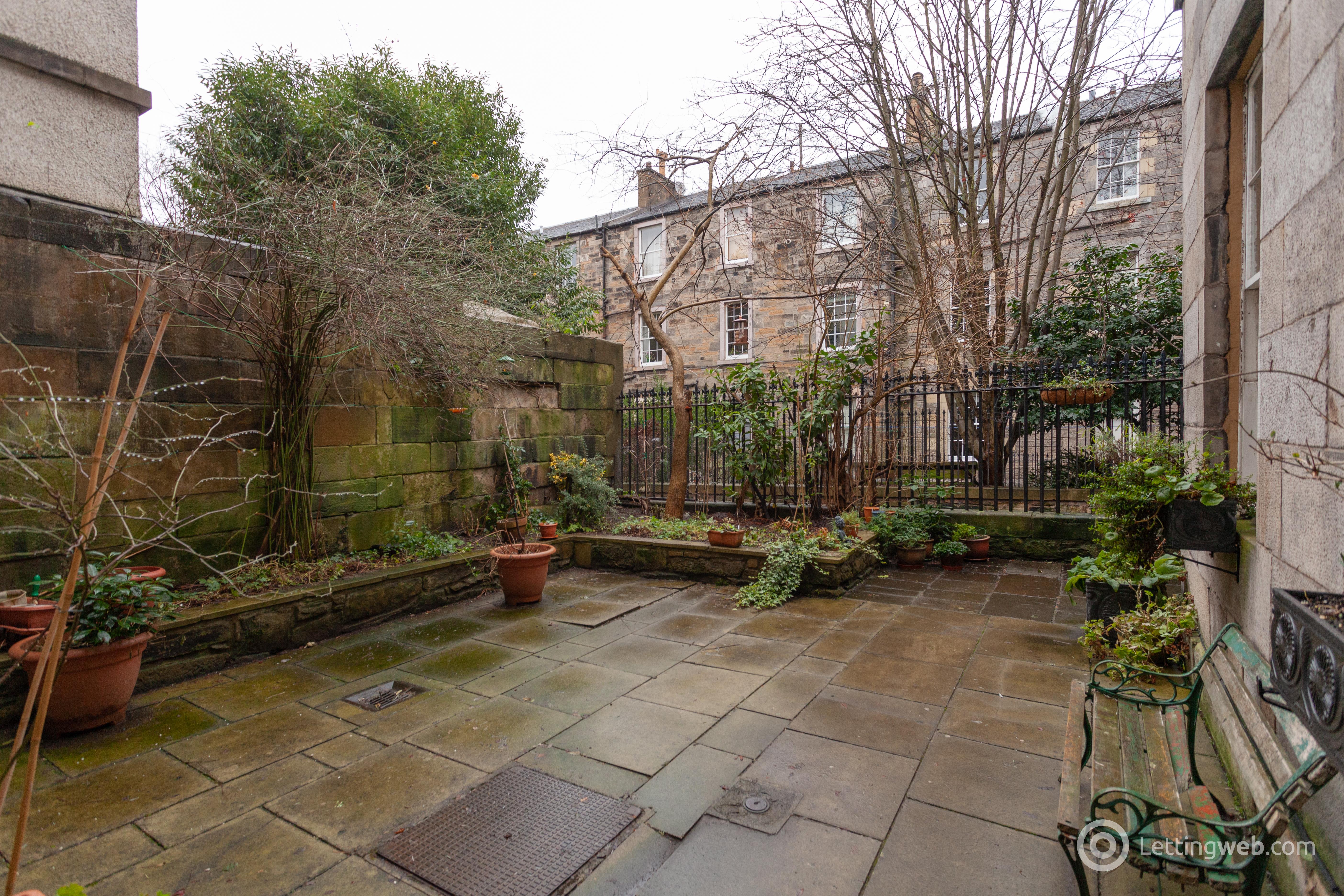 Property to rent in St Stephen Place, Stockbridge, Edinburgh