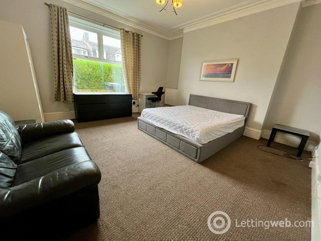 Property to rent in 21 Bedford Place, GL, Aberdeen, AB24 3PA