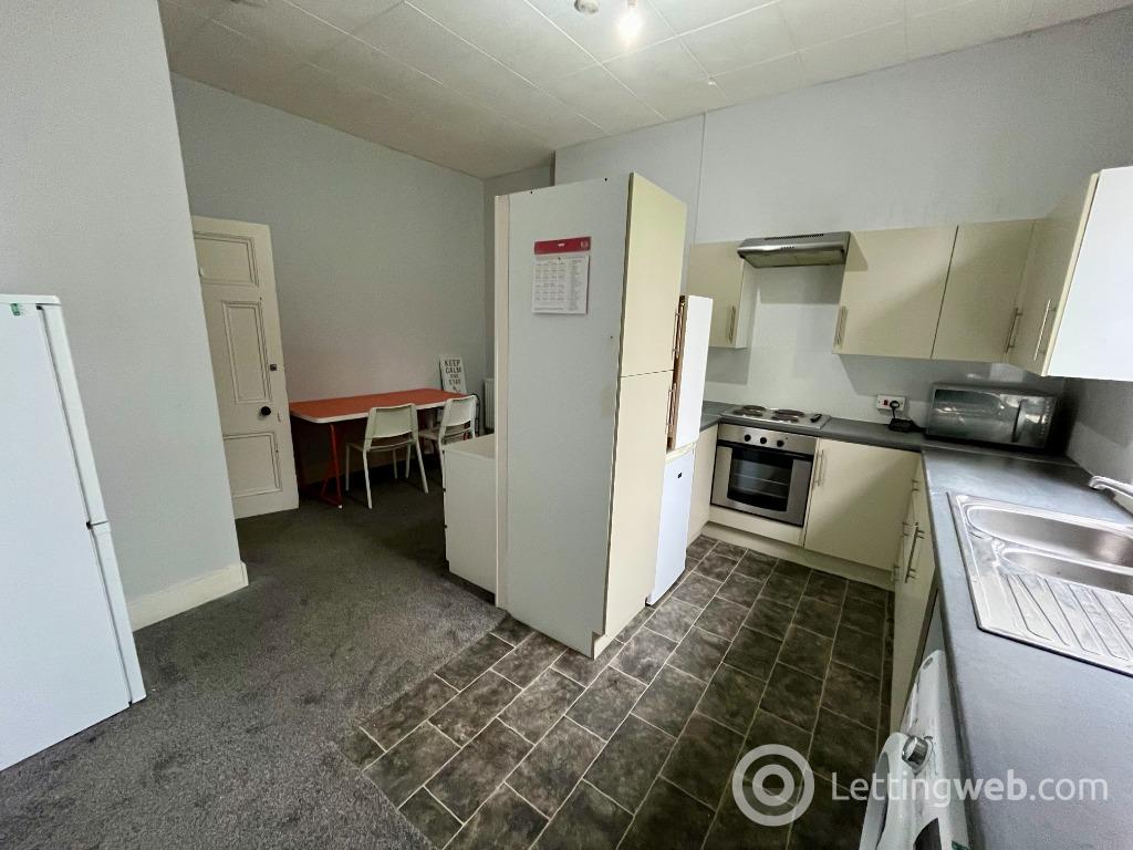 Property to rent in 21 Bedford Place, GL, Aberdeen, AB24 3PA