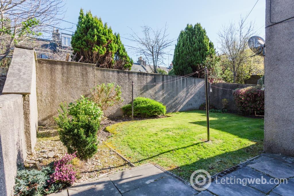 Property to rent in 22 Bedford Road, GR, Aberdeen, AB24 3LE