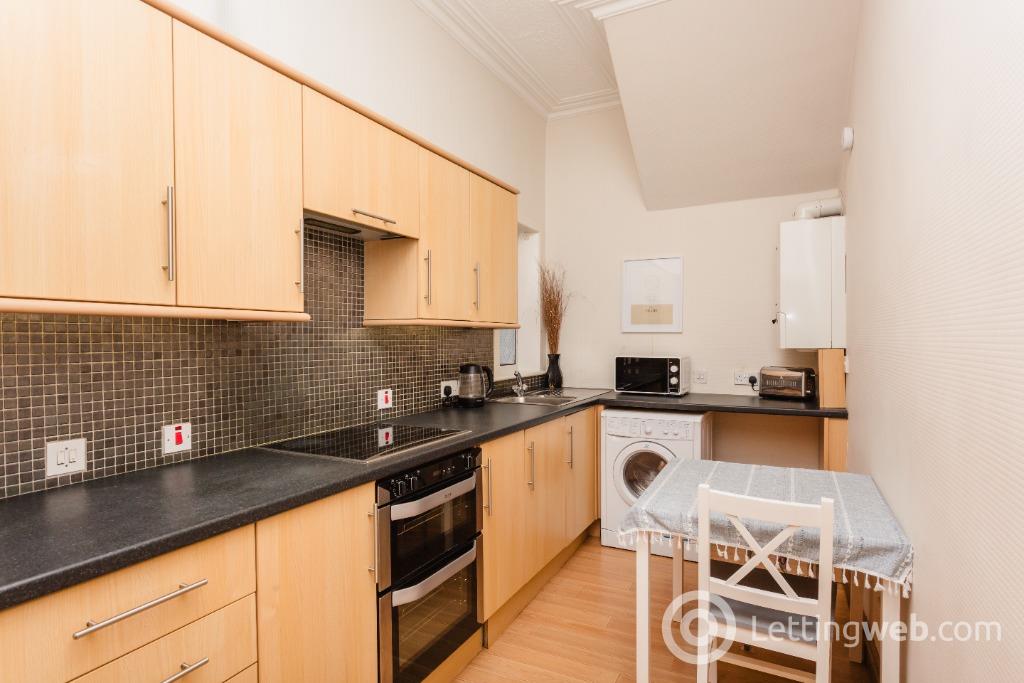 Property to rent in 22 Bedford Road, GR, Aberdeen, AB24 3LE