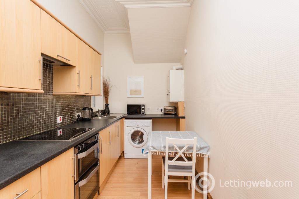 Property to rent in 22 Bedford Road, GR, Aberdeen, AB24 3LE