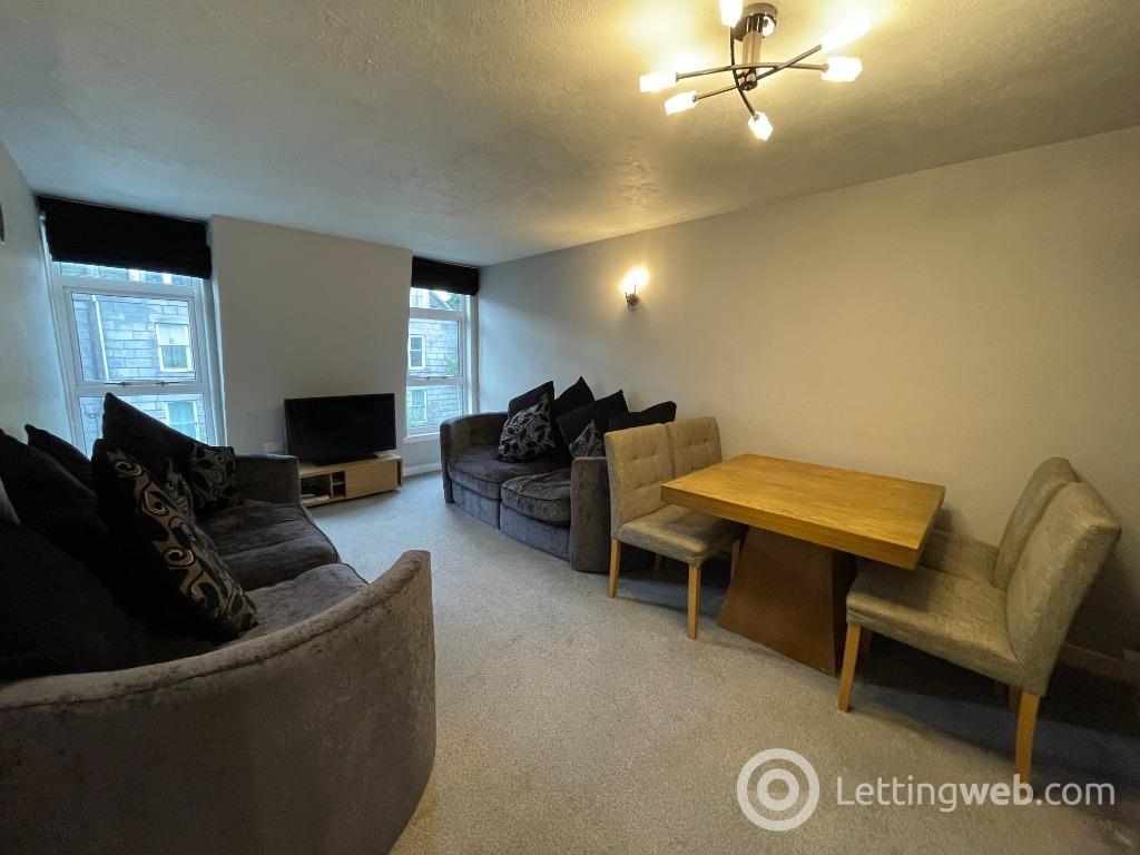 Property to rent in 72A Rosemount Place, Aberdeen, AB25 2XJ