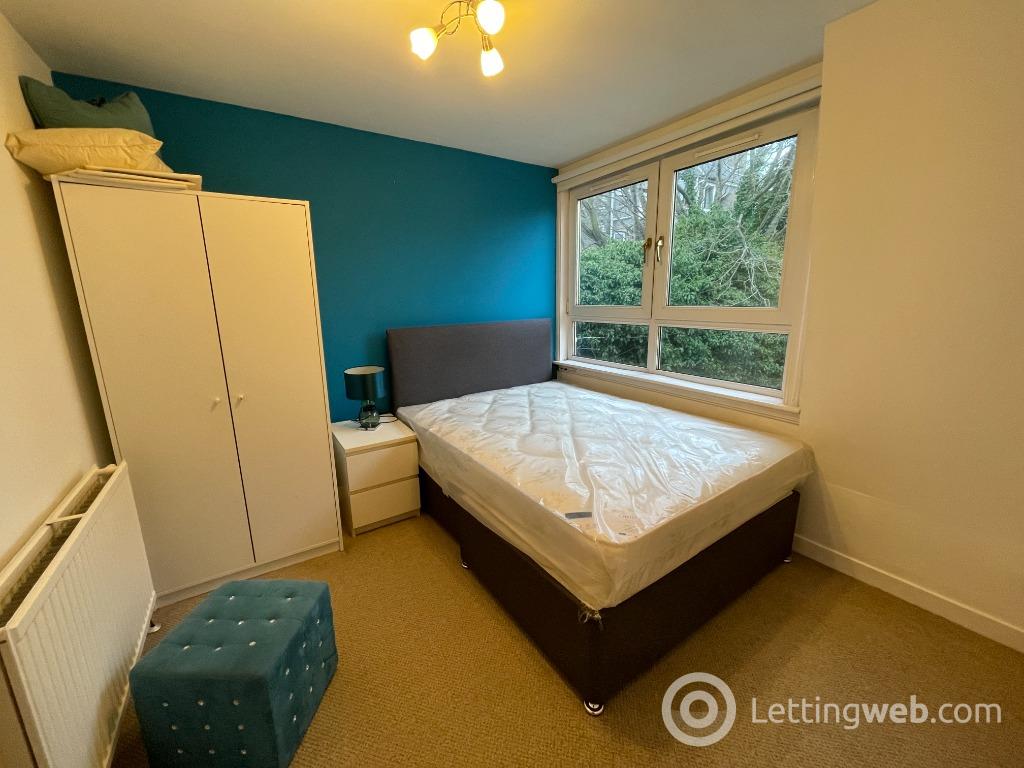 Property to rent in 72A Rosemount Place, Aberdeen, AB25 2XJ