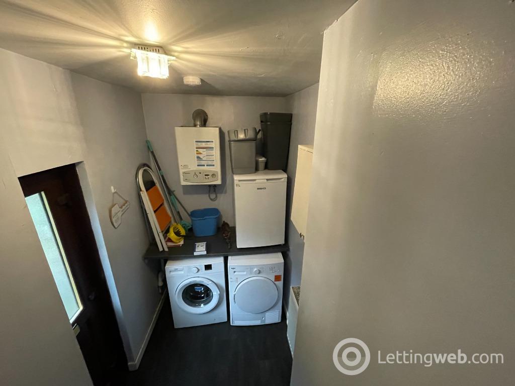 Property to rent in 72A Rosemount Place, Aberdeen, AB25 2XJ