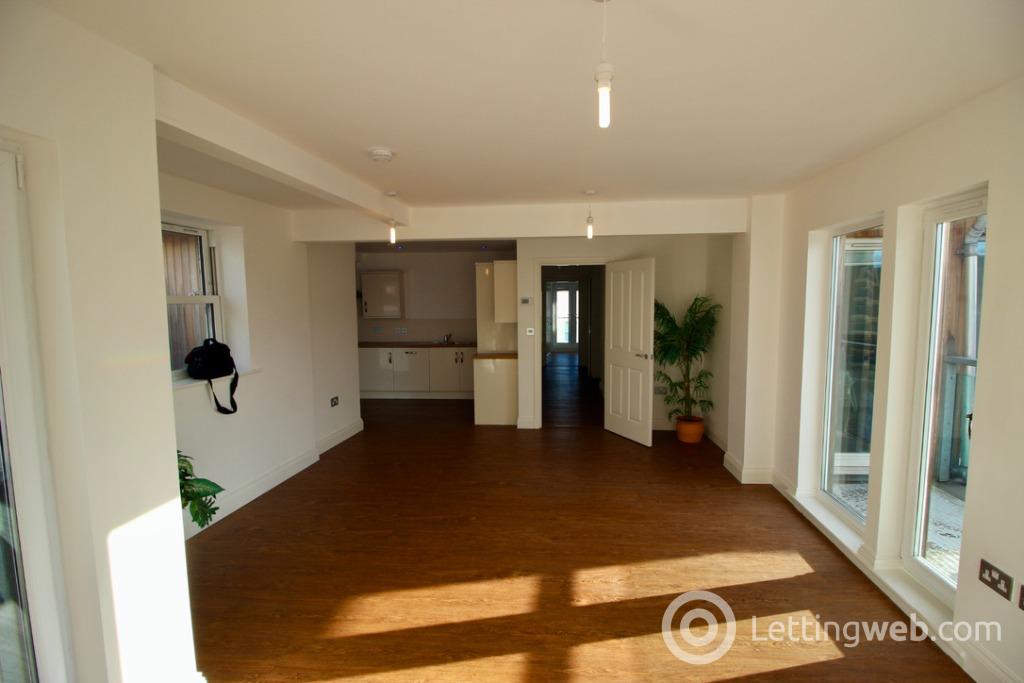 Property to rent in 21 Carmelite Court, Aberdeen, AB11 6LZ