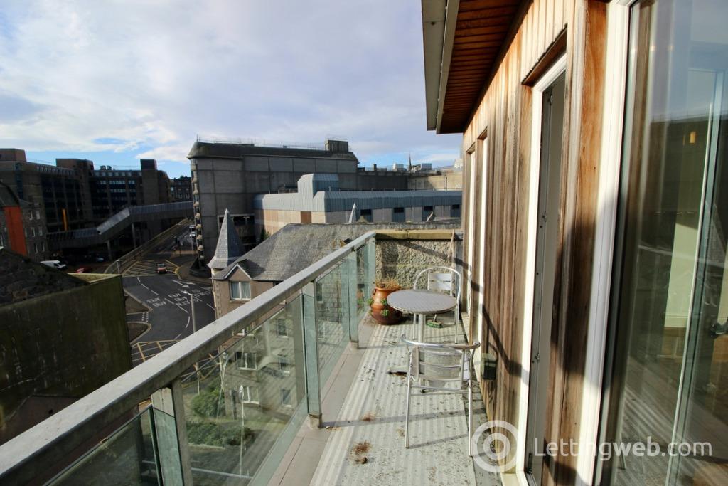 Property to rent in 21 Carmelite Court, Aberdeen, AB11 6LZ