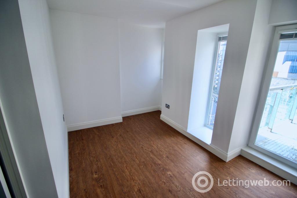 Property to rent in 21 Carmelite Court, Aberdeen, AB11 6LZ