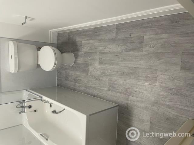 Property to rent in 21 Carmelite Court, Aberdeen, AB11 6LZ