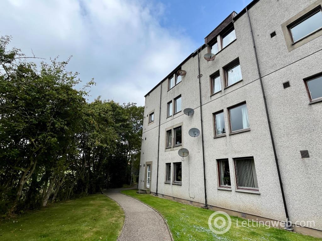 Property to rent in 90 Headland Court, Aberdeen