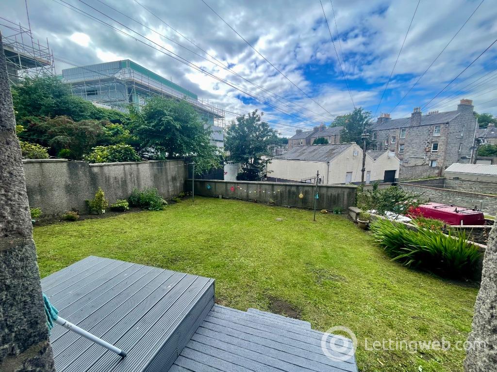 Property to rent in Basement Bon Accord Street, Aberdeen, AB11 6TS