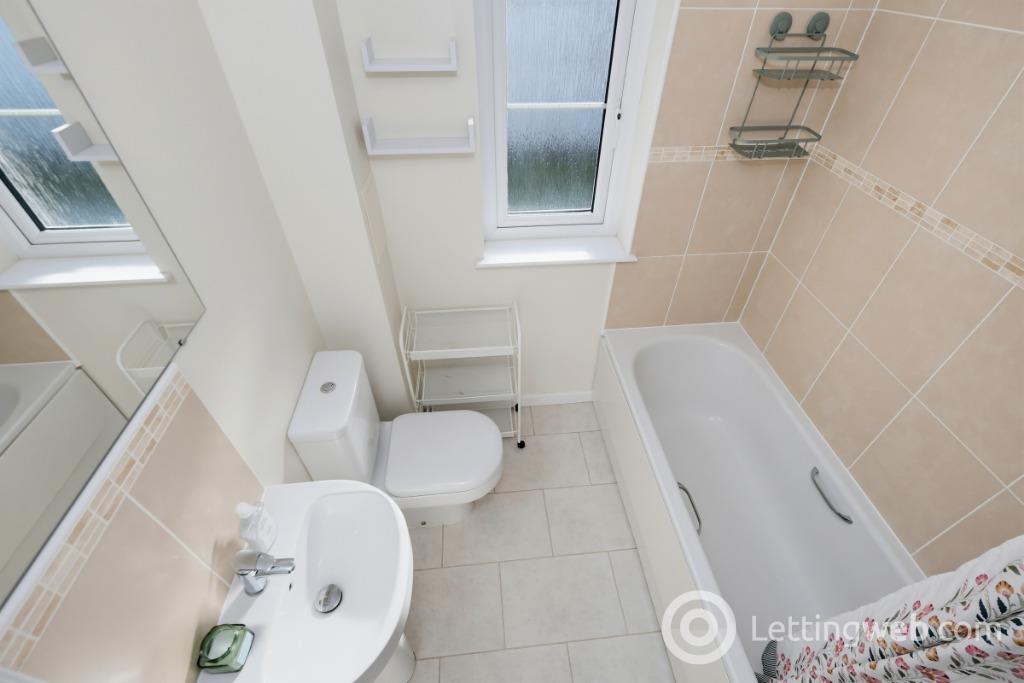 Property to rent in 17 Burnside Walk, Dyce, Aberdeen, AB21 7HD