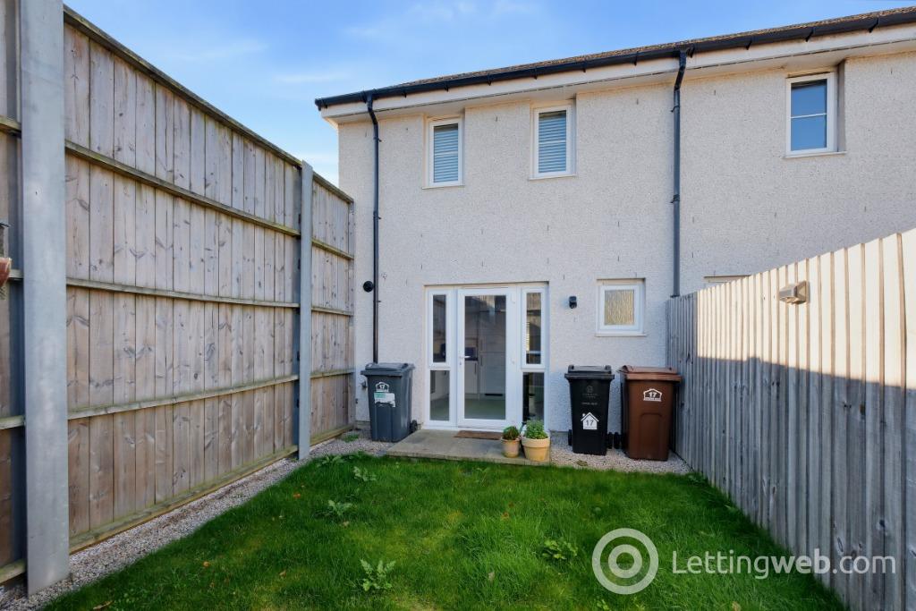 Property to rent in 17 Burnside Walk, Dyce, Aberdeen, AB21 7HD