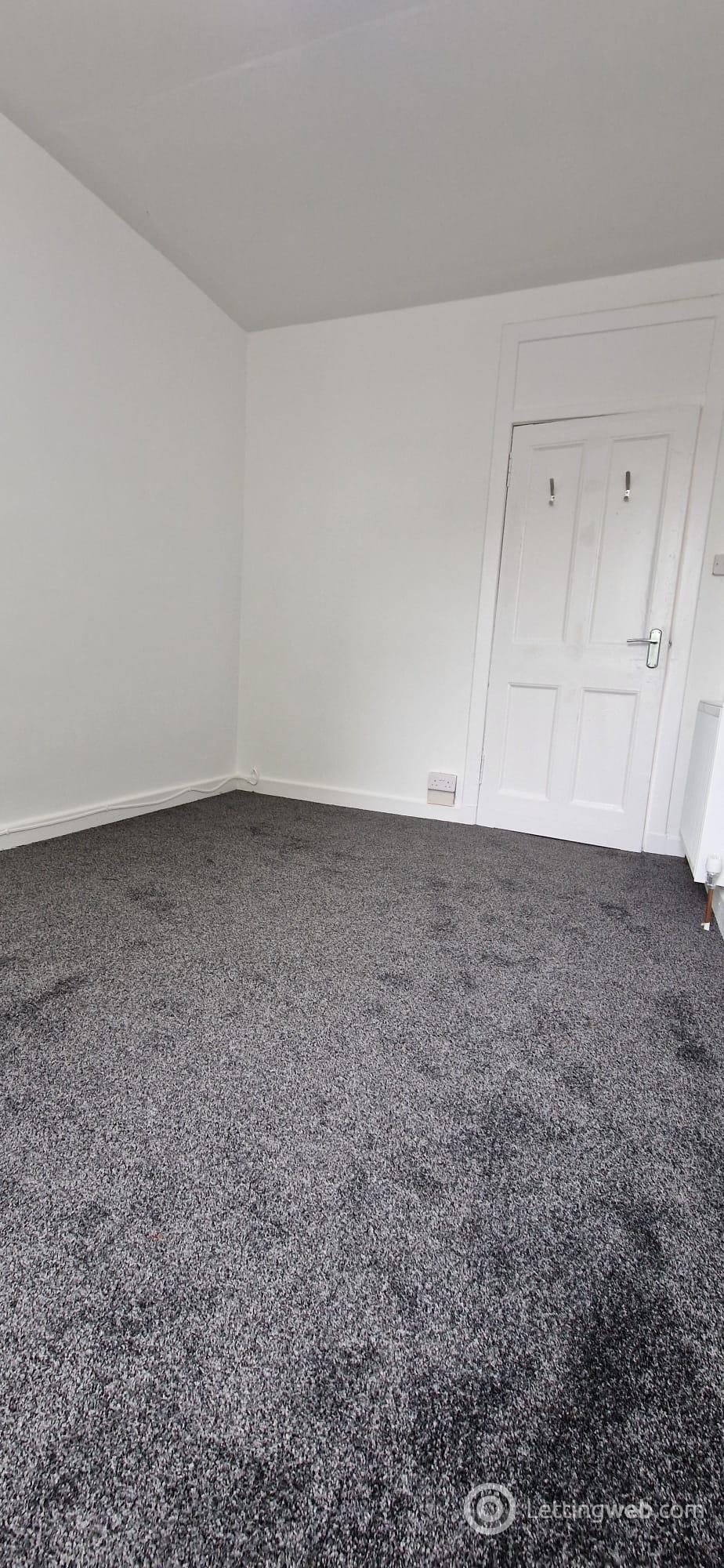 Property to rent in 10 Sunnybraes Terrace, Steelend, Dunfermline, KY12 9NE
