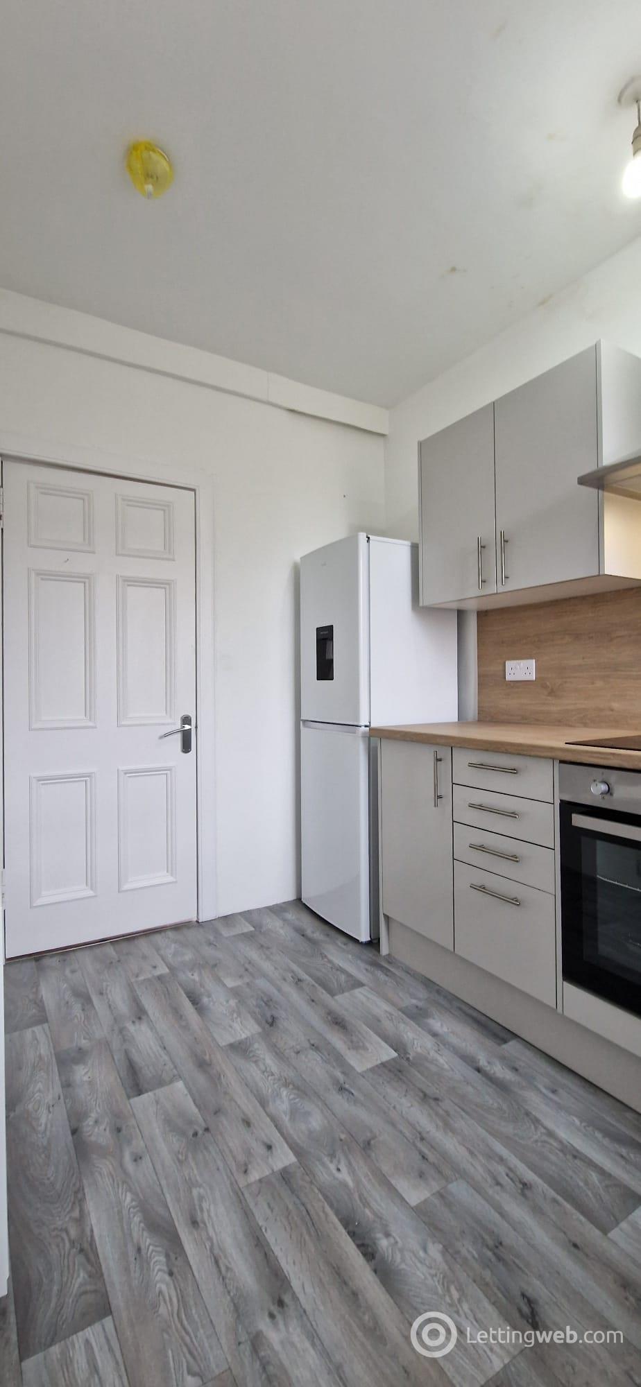 Property to rent in 10 Sunnybraes Terrace, Steelend, Dunfermline, KY12 9NE