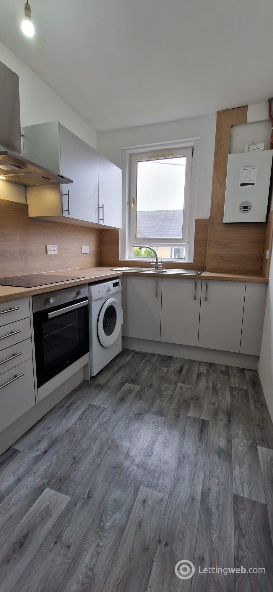 Property to rent in 10 Sunnybraes Terrace, Steelend, Dunfermline, KY12 9NE