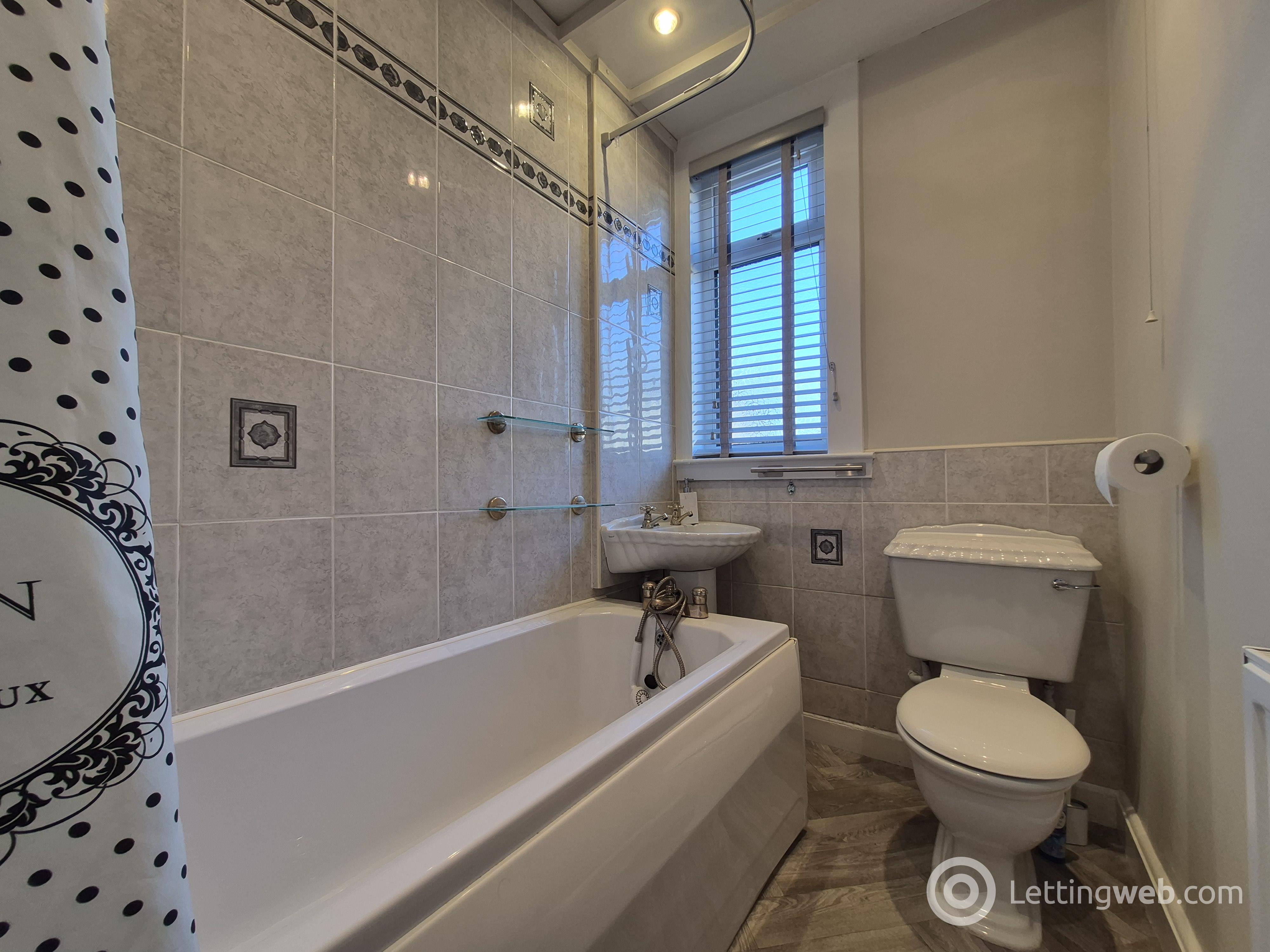 Property to rent in 76 Roxburgh Street, Grangemouth, FK3 9AJ