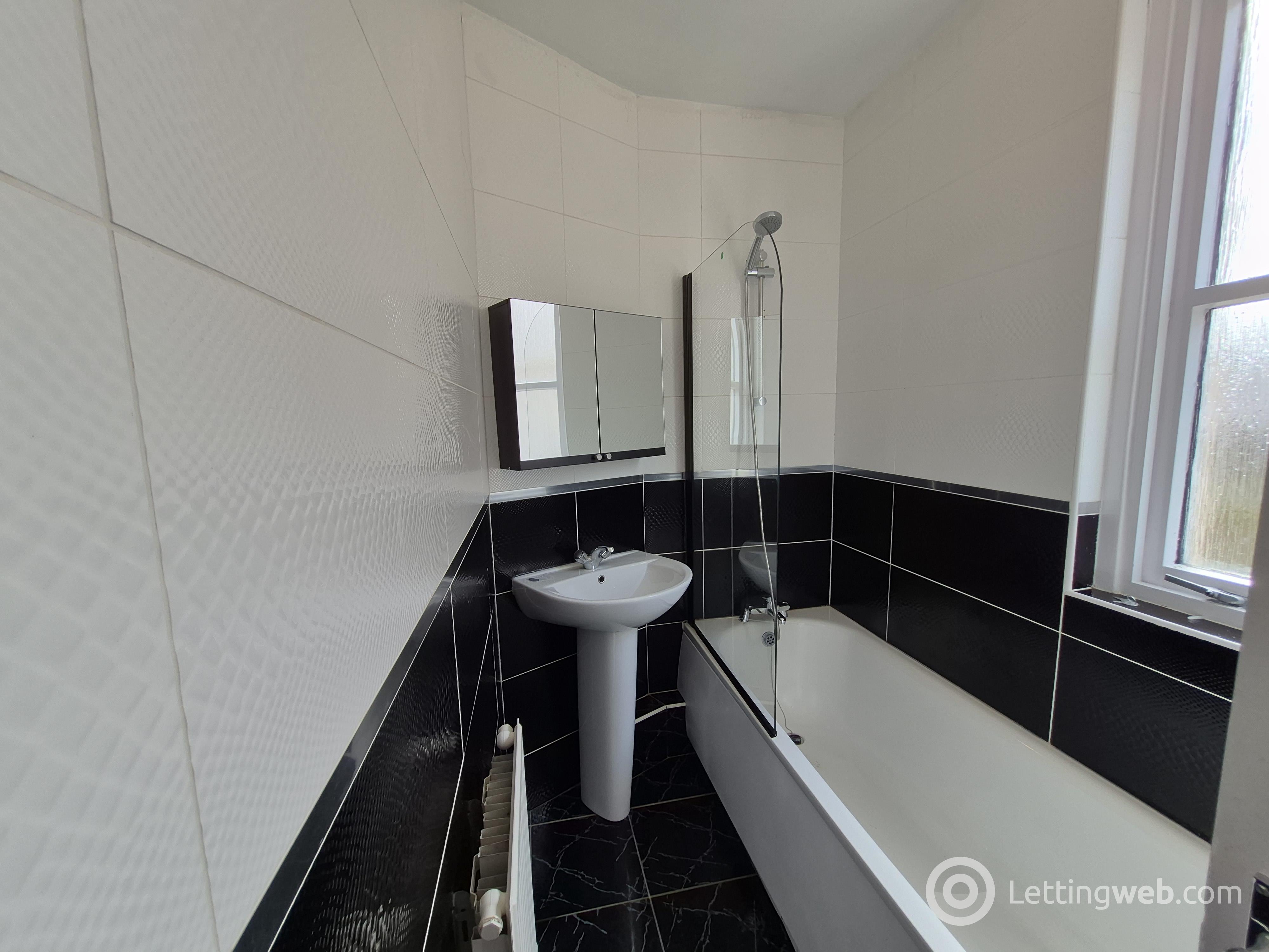 Property to rent in Mannfield Avenue, Bonnybridge, FK4 2DA