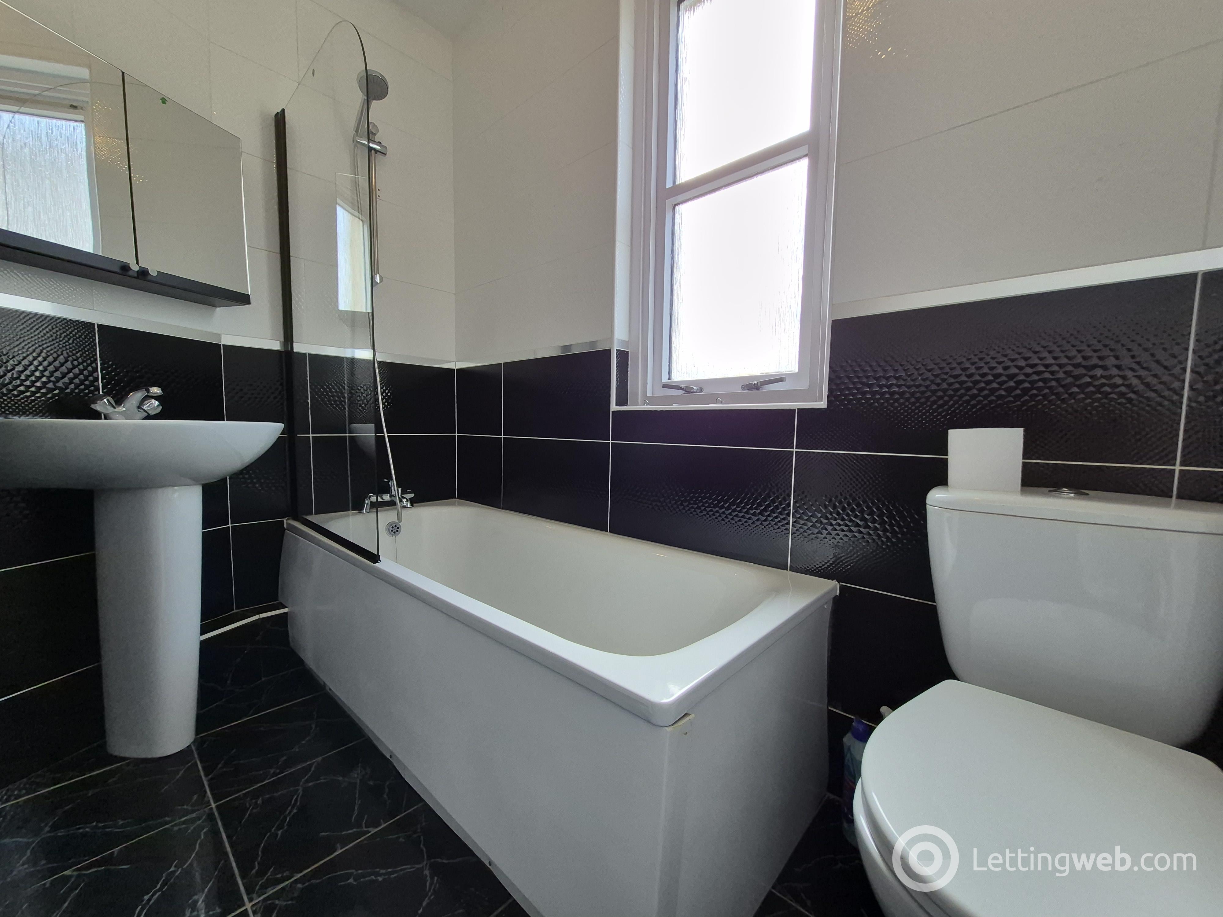 Property to rent in Mannfield Avenue, Bonnybridge, FK4 2DA