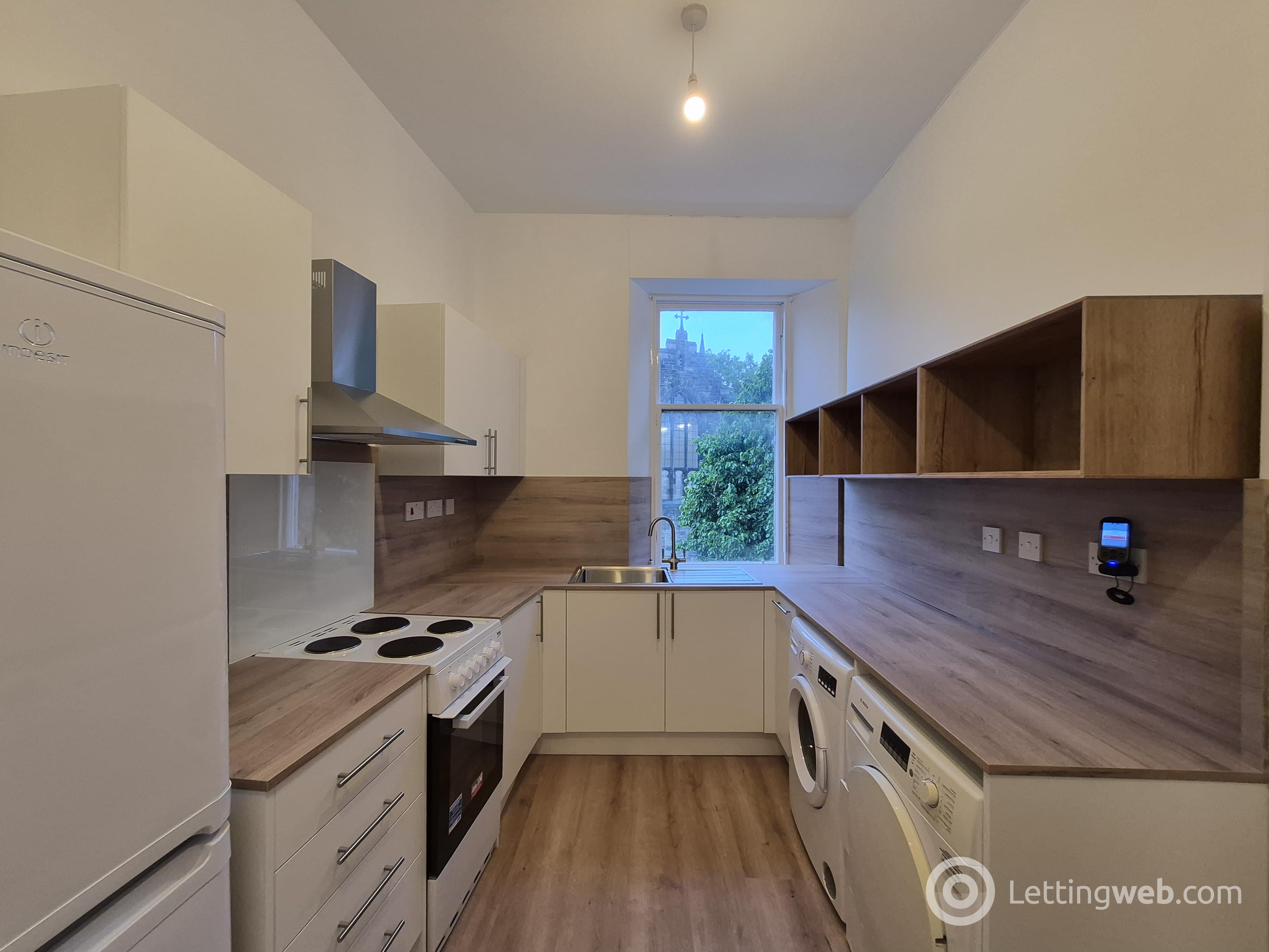 Property to rent in High Street, Falkirk, FK1 1DD