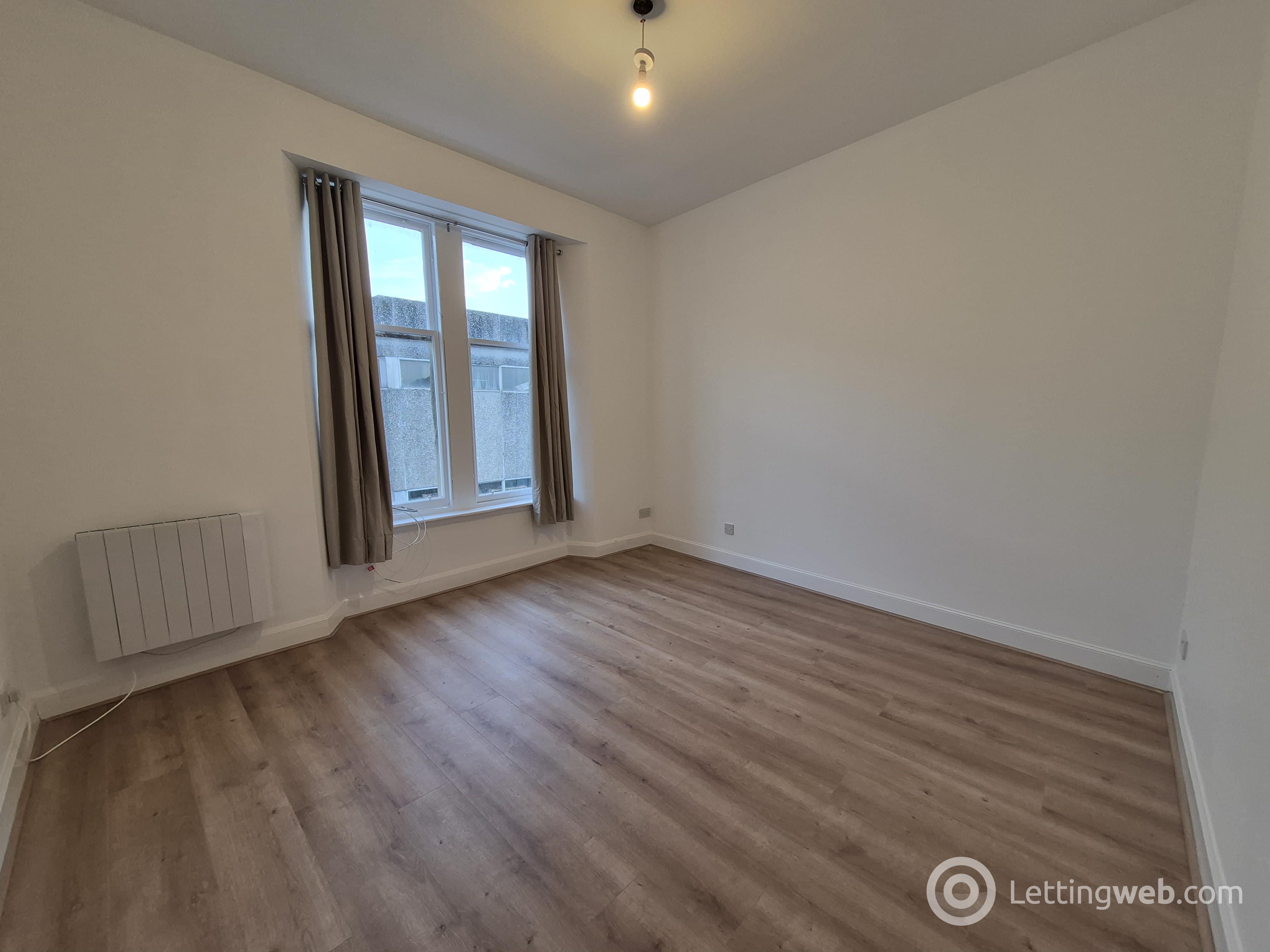 Property to rent in High Street, Falkirk, FK1 1DD