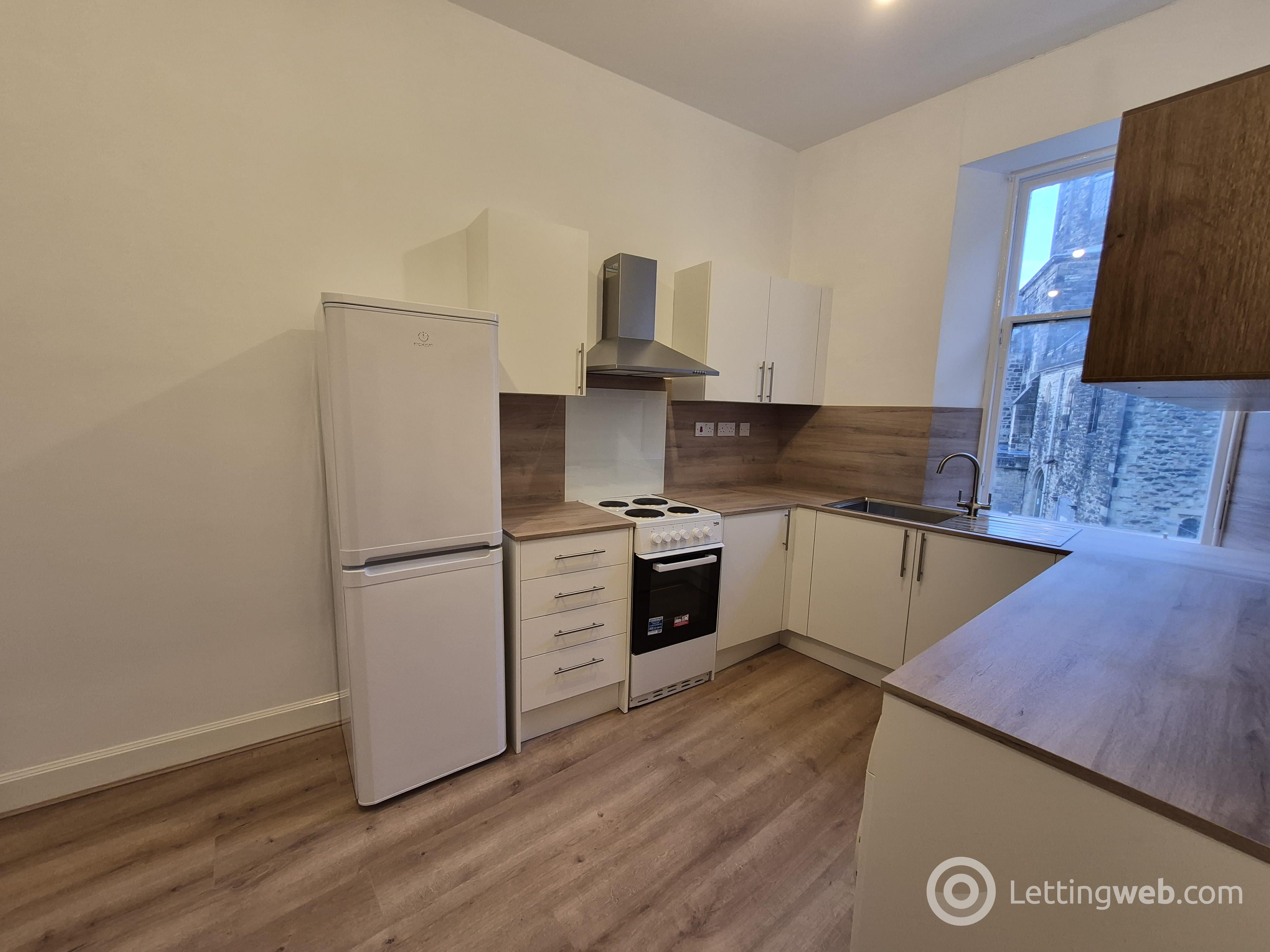 Property to rent in High Street, Falkirk, FK1 1DD