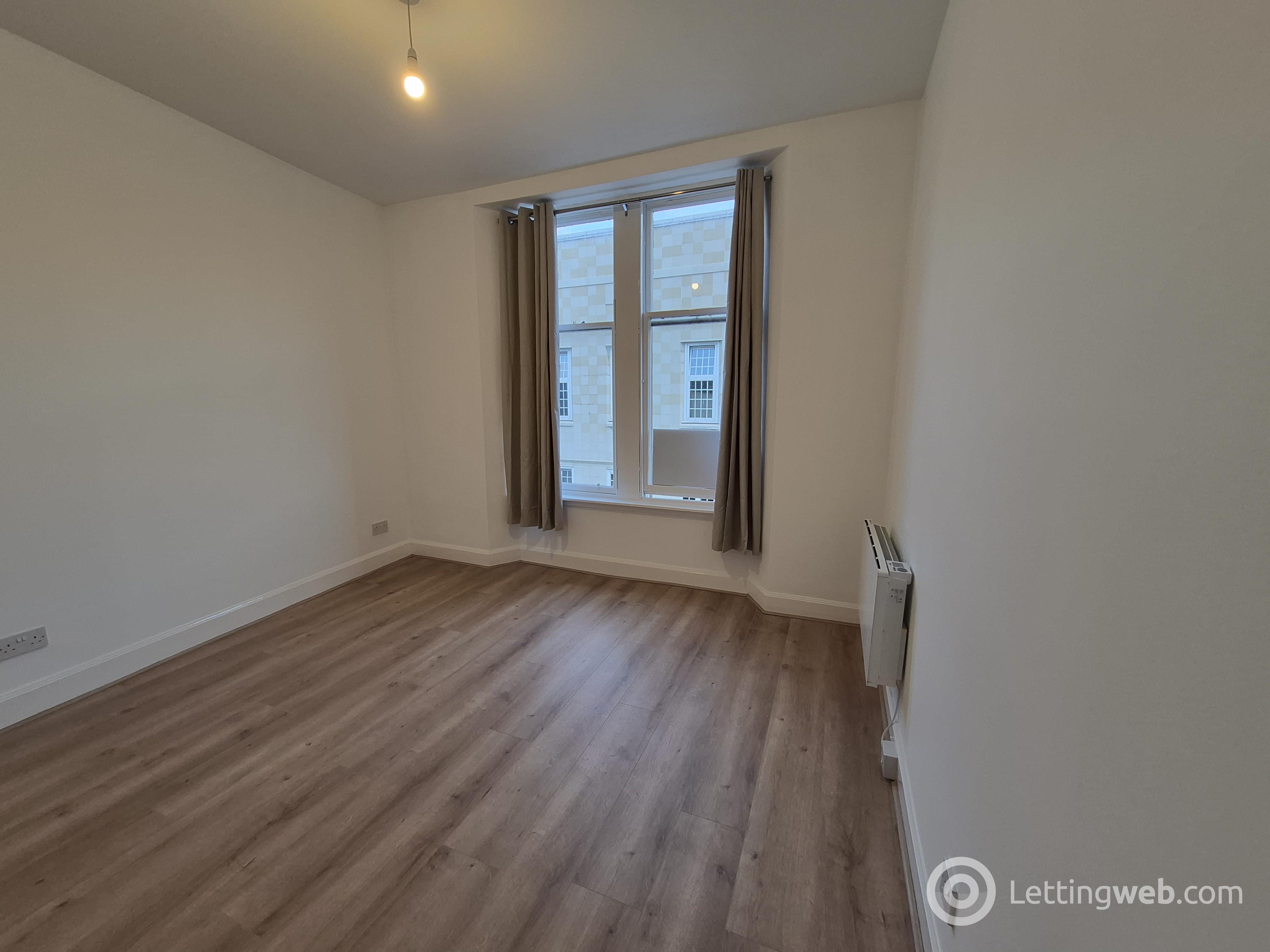 Property to rent in High Street, Falkirk, FK1 1DD