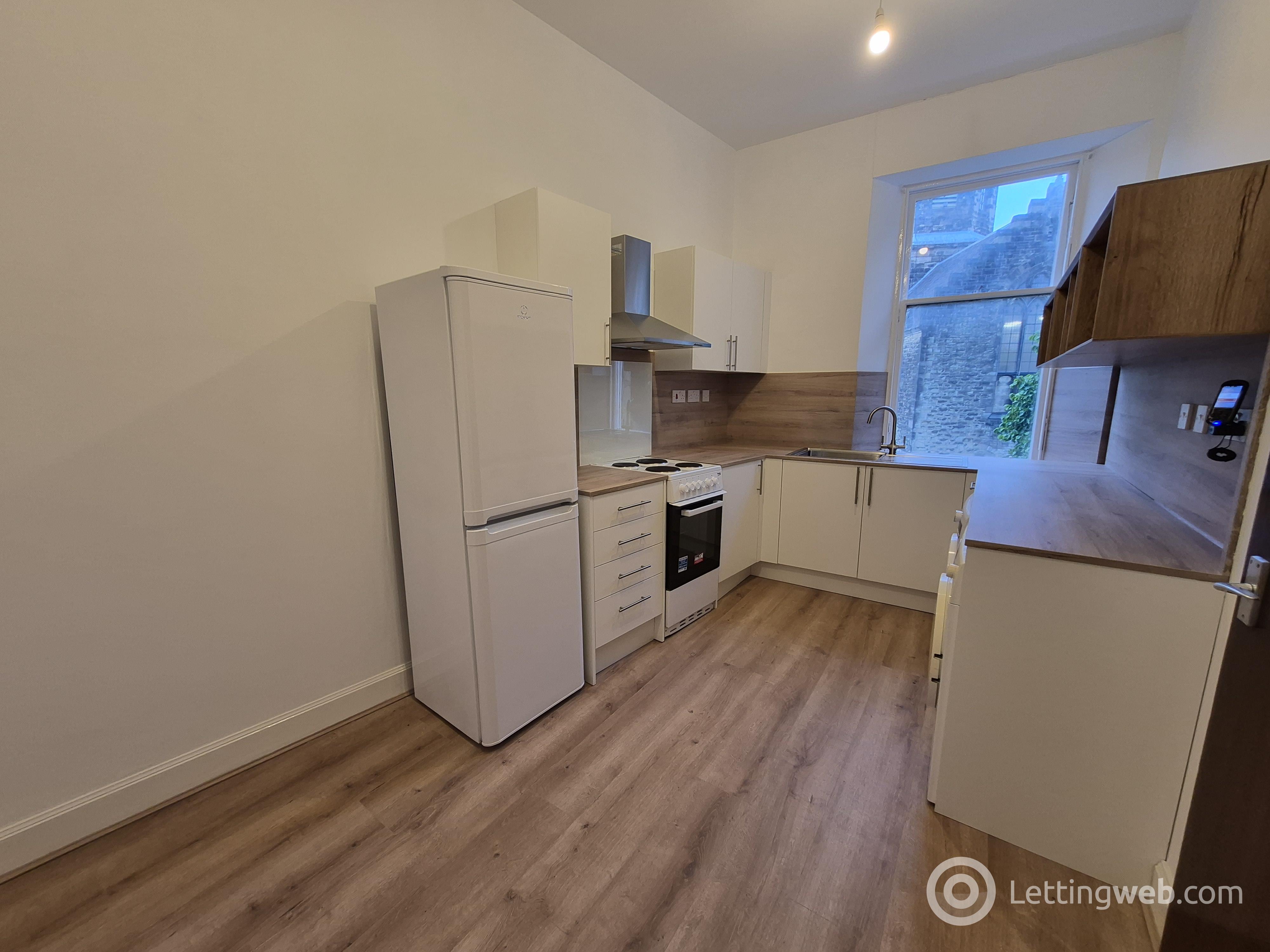 Property to rent in High Street, Falkirk, FK1 1DD