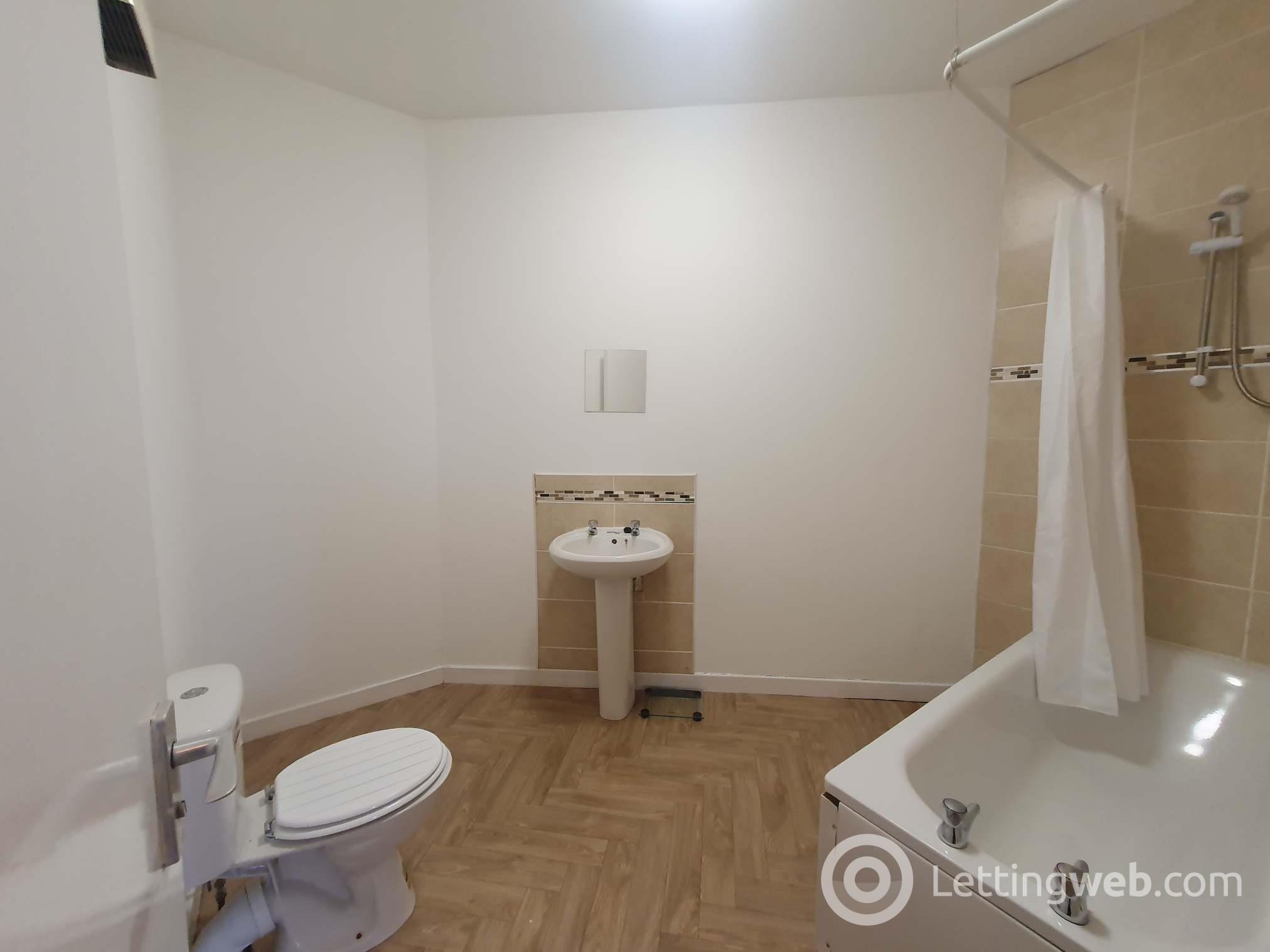 Property to rent in Bo'ness Road, Grangemouth, FK3 8AF