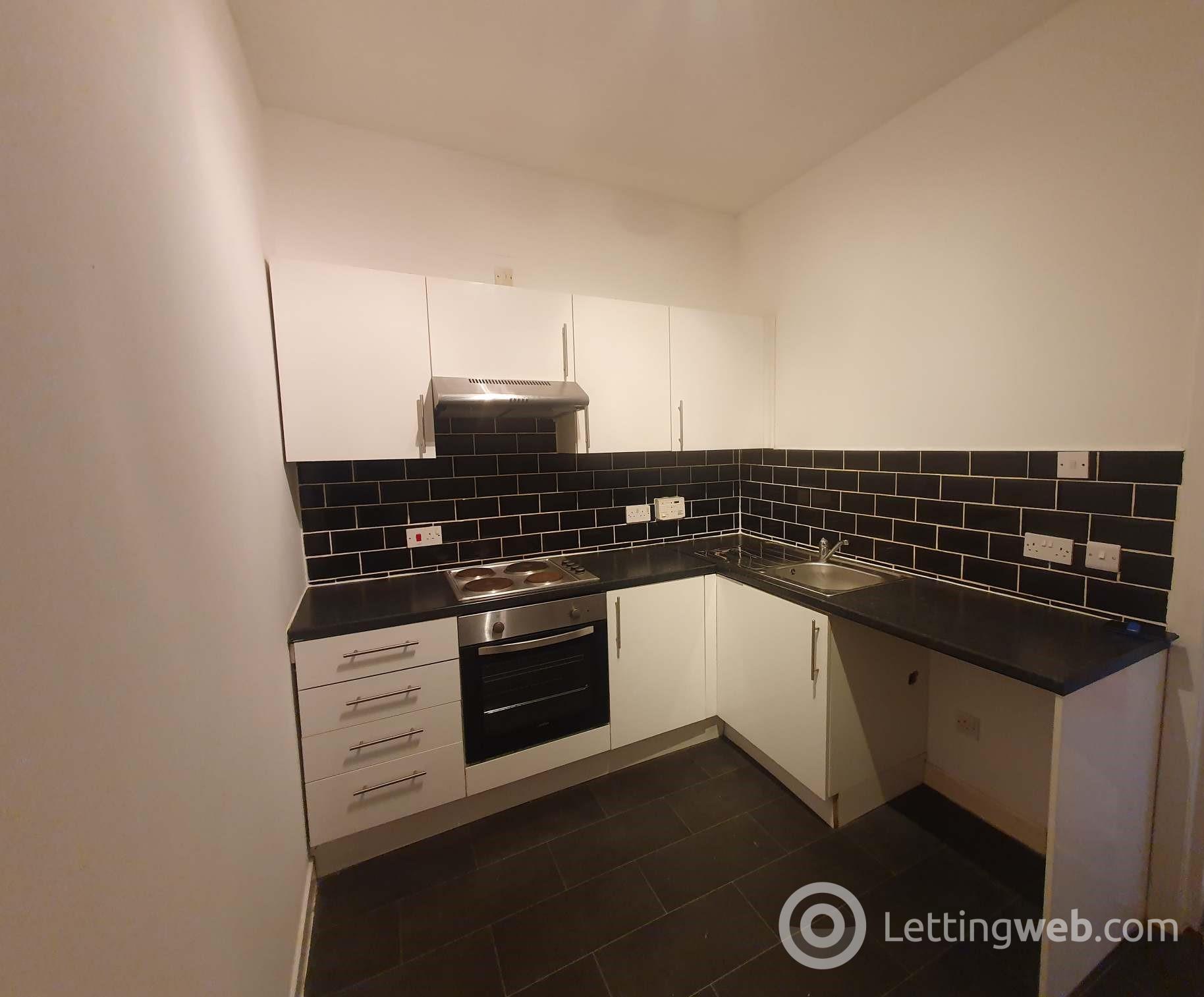 Property to rent in Bo'ness Road, Grangemouth, FK3 8AF