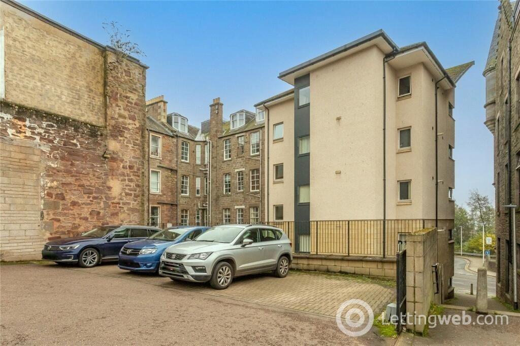 Property to rent in Victoria Road, Dundee, DD1 2NY