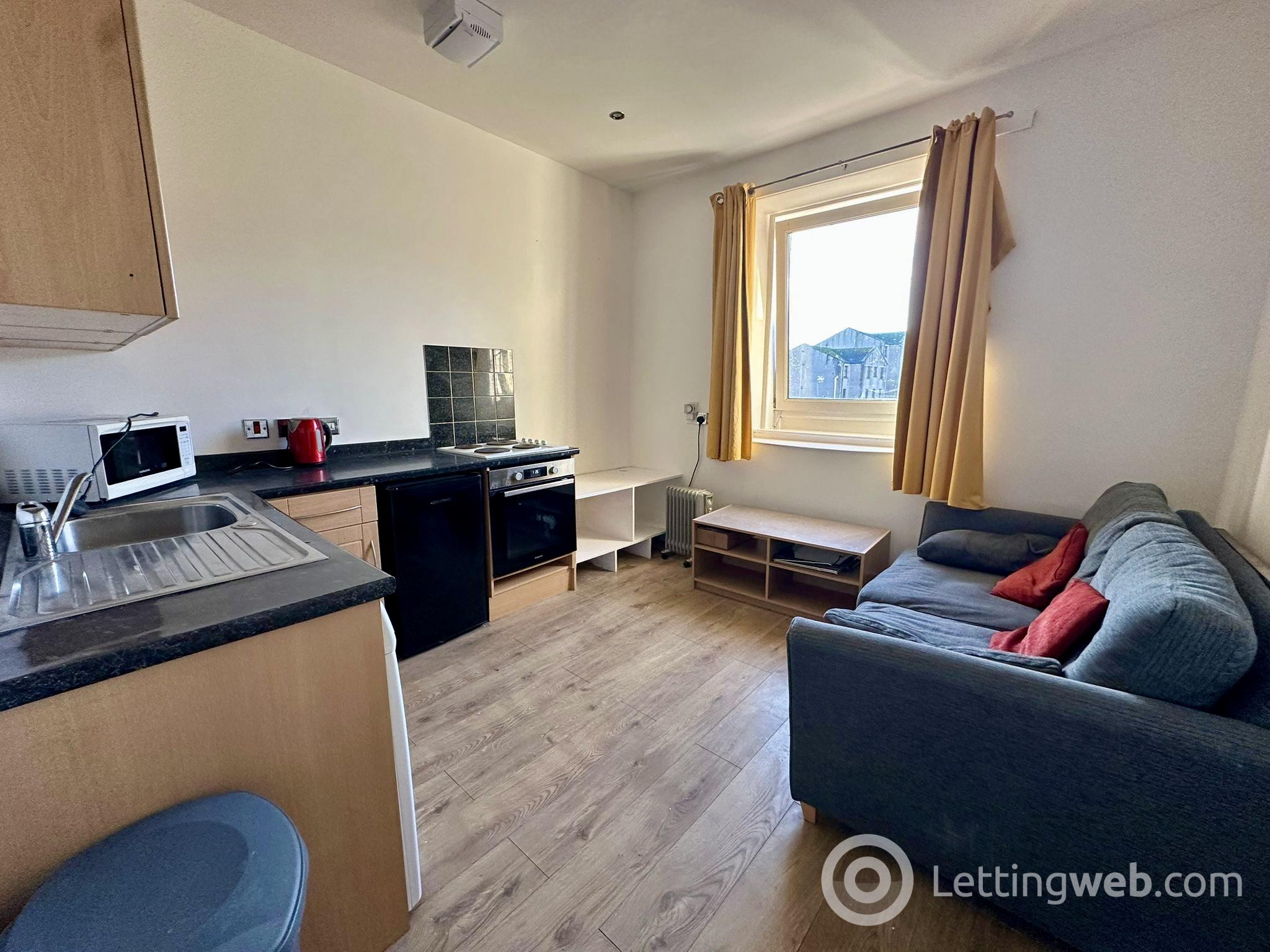 Property to rent in 21 Skene Square, Aberdeen, AB25 2UU