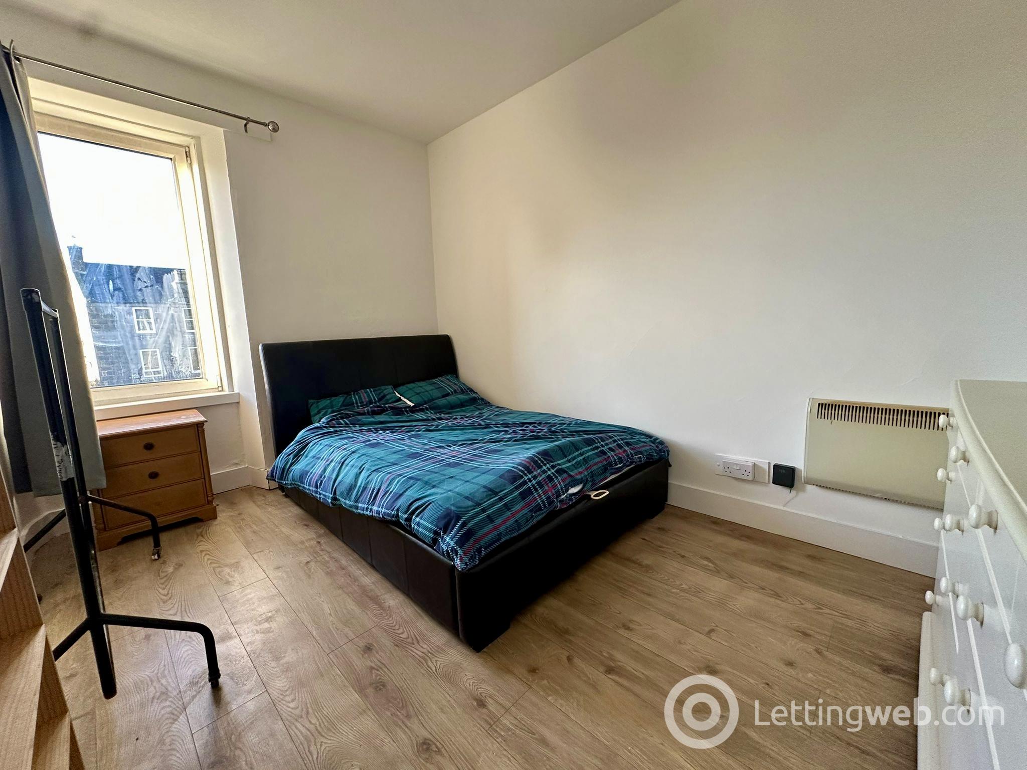 Property to rent in 21 Skene Square, Aberdeen, AB25 2UU