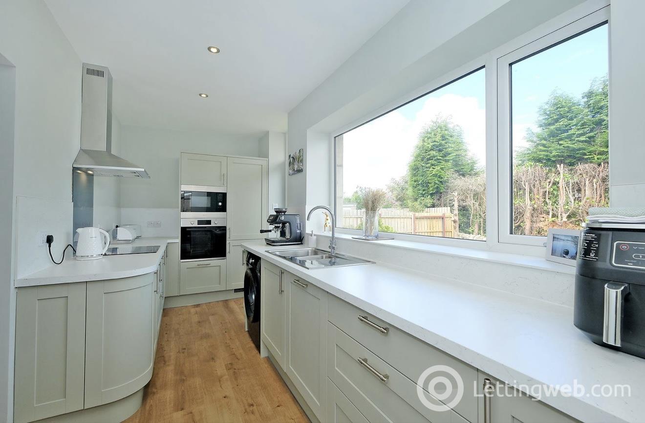 Property to rent in 72 Louisville Avenue, Aberdeen, AB15 4TX