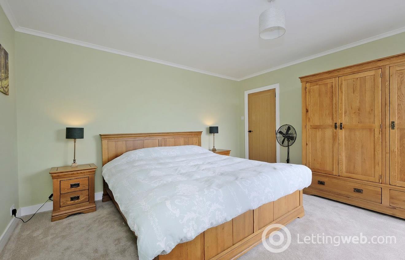 Property to rent in 72 Louisville Avenue, Aberdeen, AB15 4TX