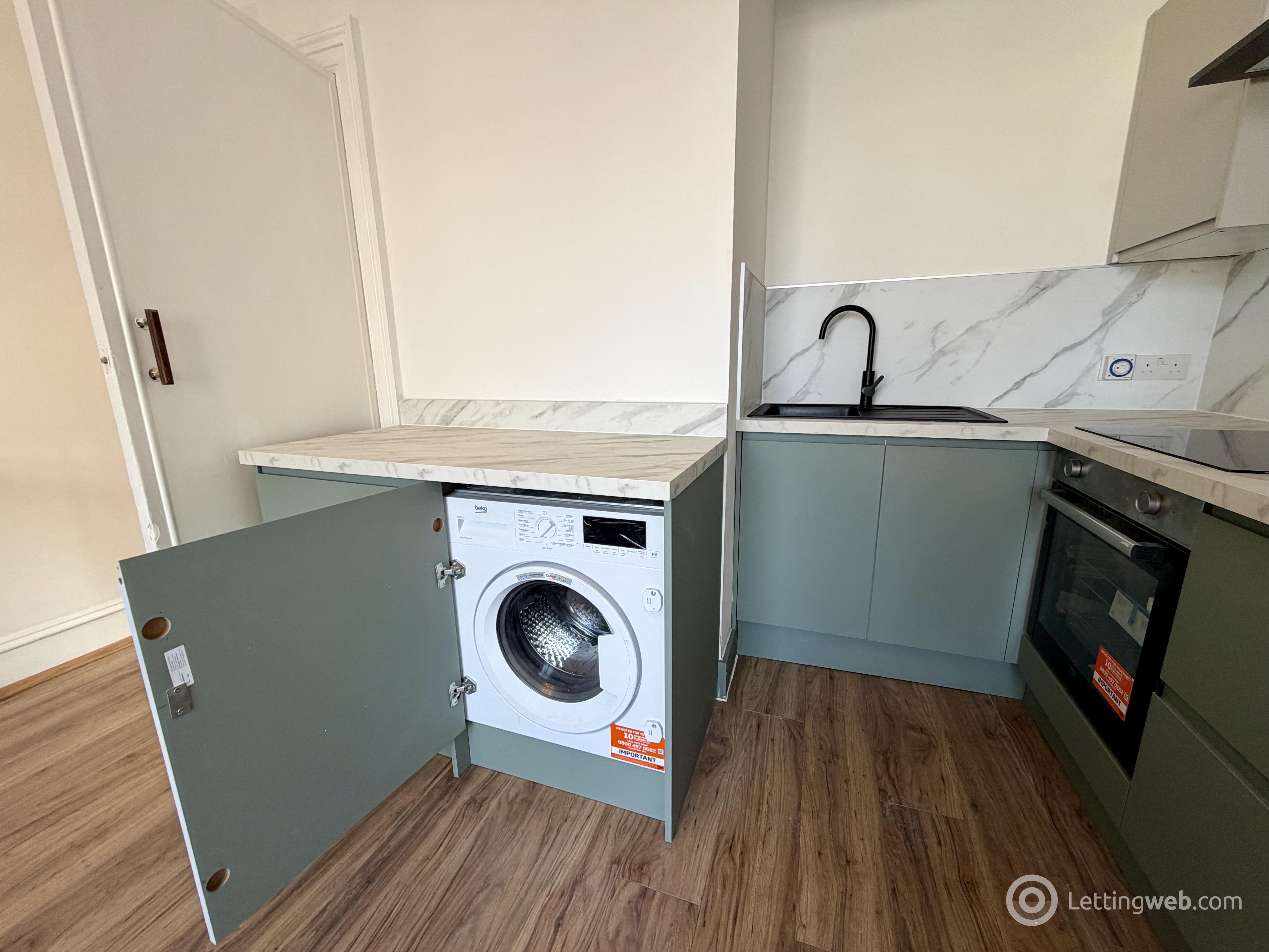 Property to rent in Second Floor Left, 65 Summer Street, Aberdeen, AB10 1SJ