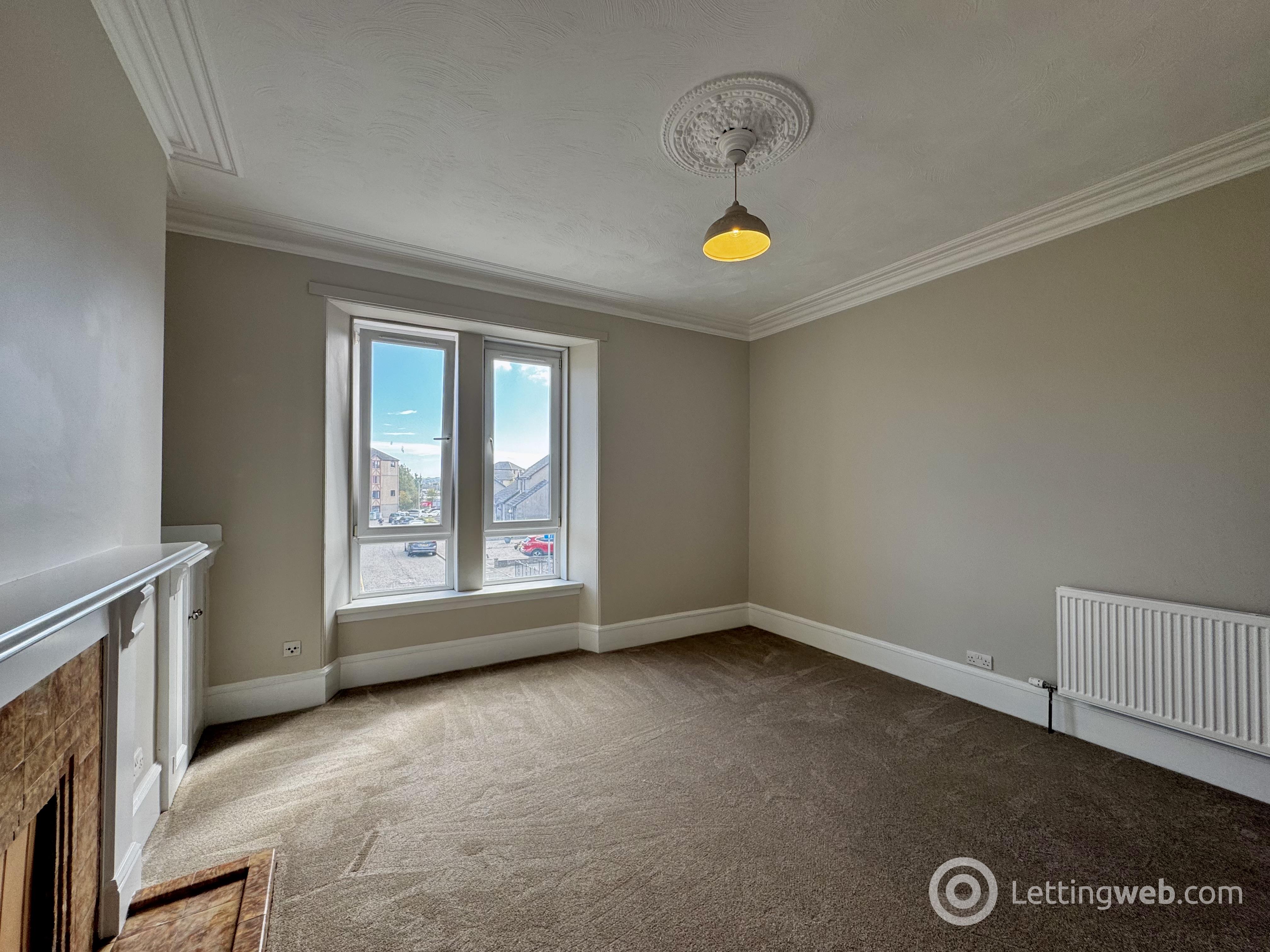 Property to rent in 52 Ashgrove Road, Aberdeen, AB25 3AD