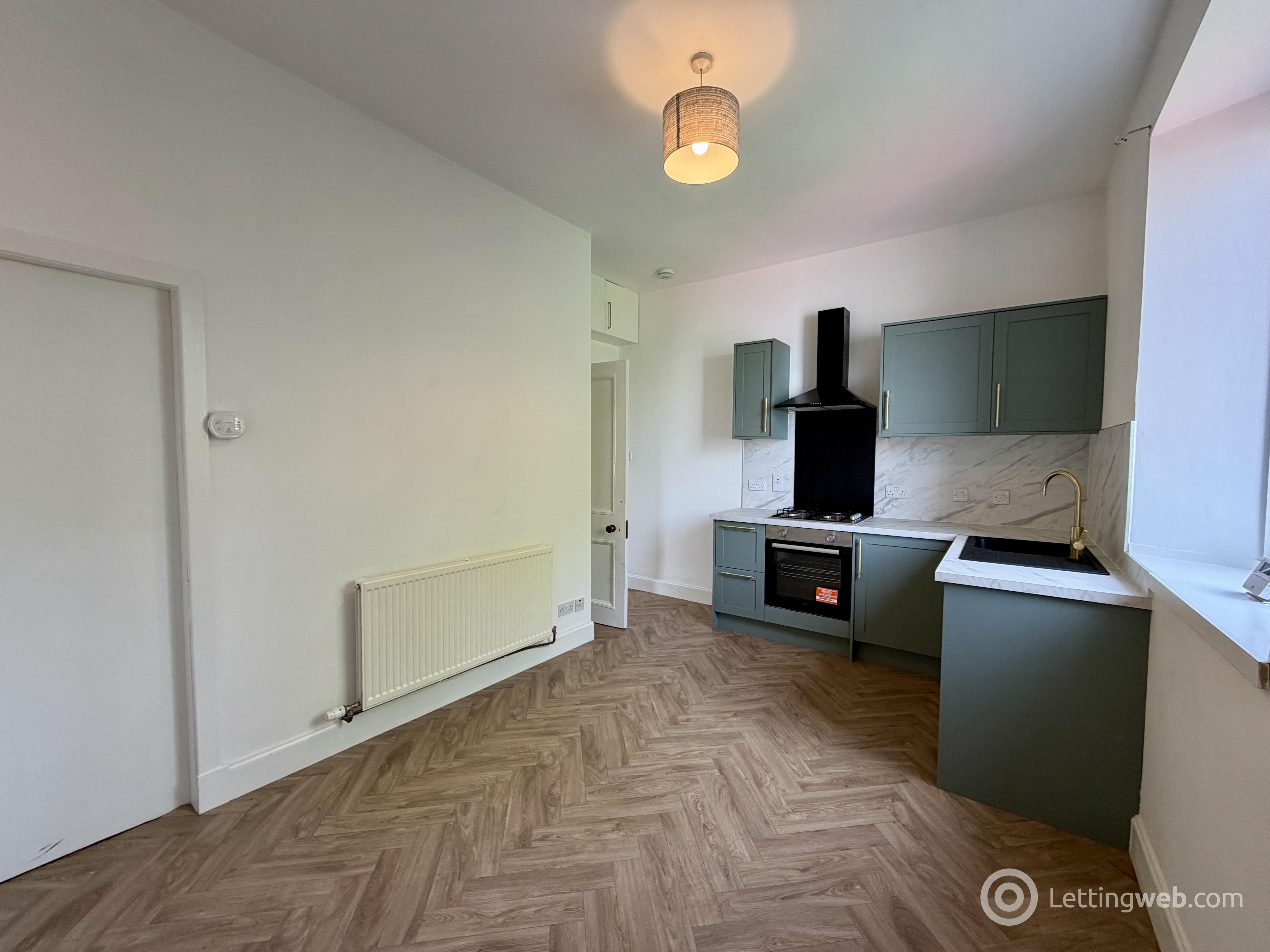 Property to rent in 52 Ashgrove Road, Aberdeen, AB25 3AD