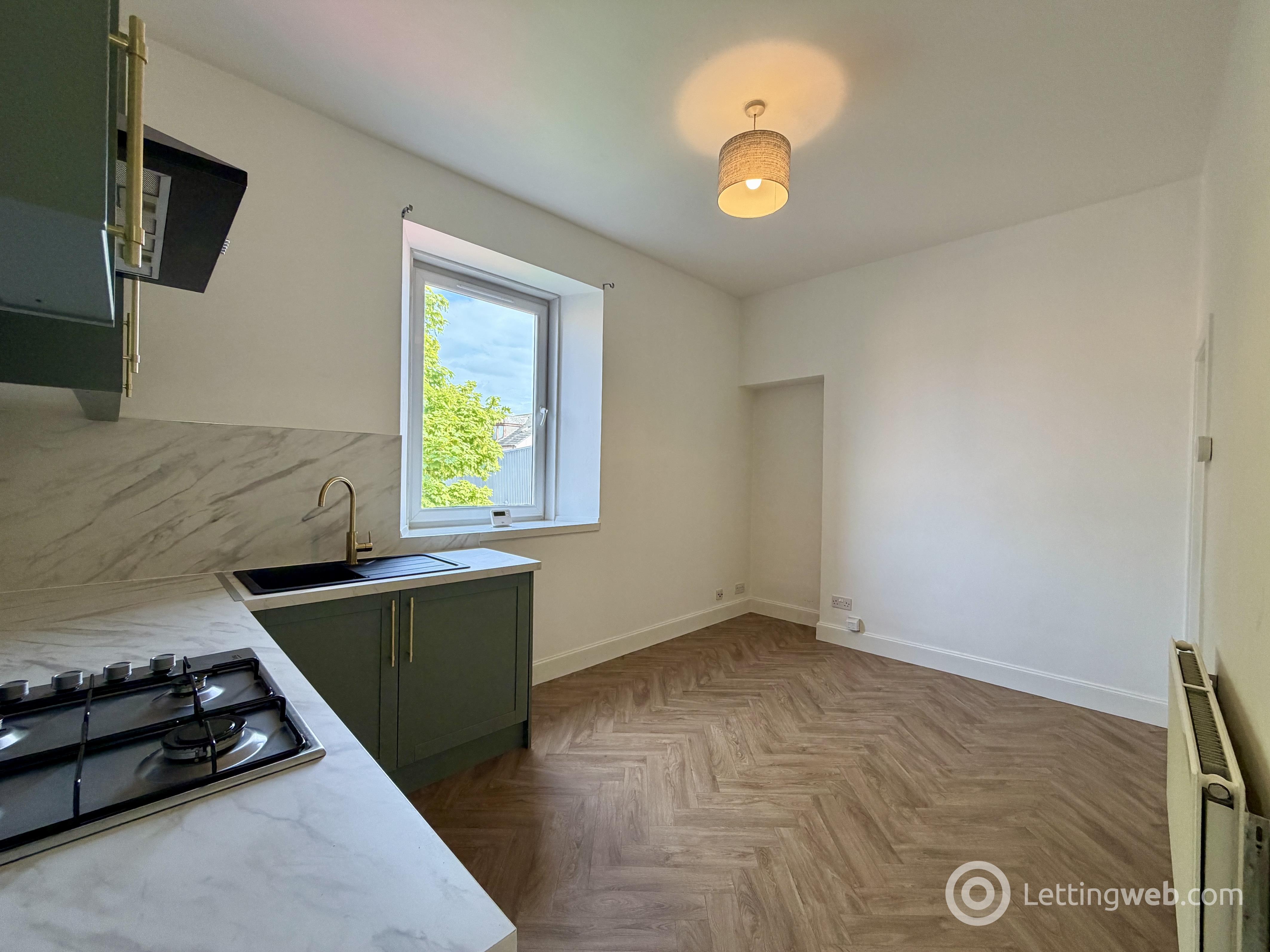 Property to rent in 52 Ashgrove Road, Aberdeen, AB25 3AD