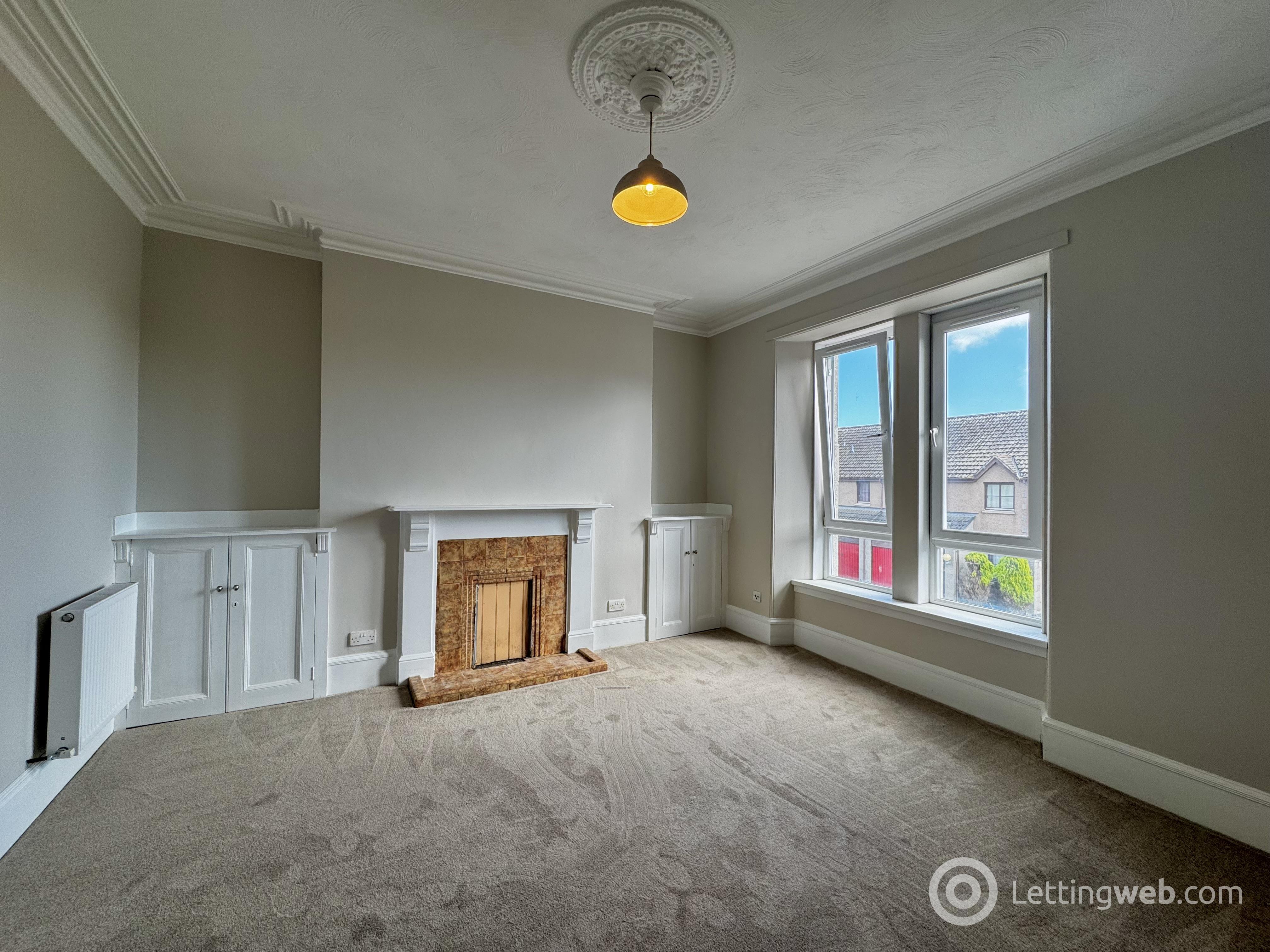 Property to rent in 52 Ashgrove Road, Aberdeen, AB25 3AD