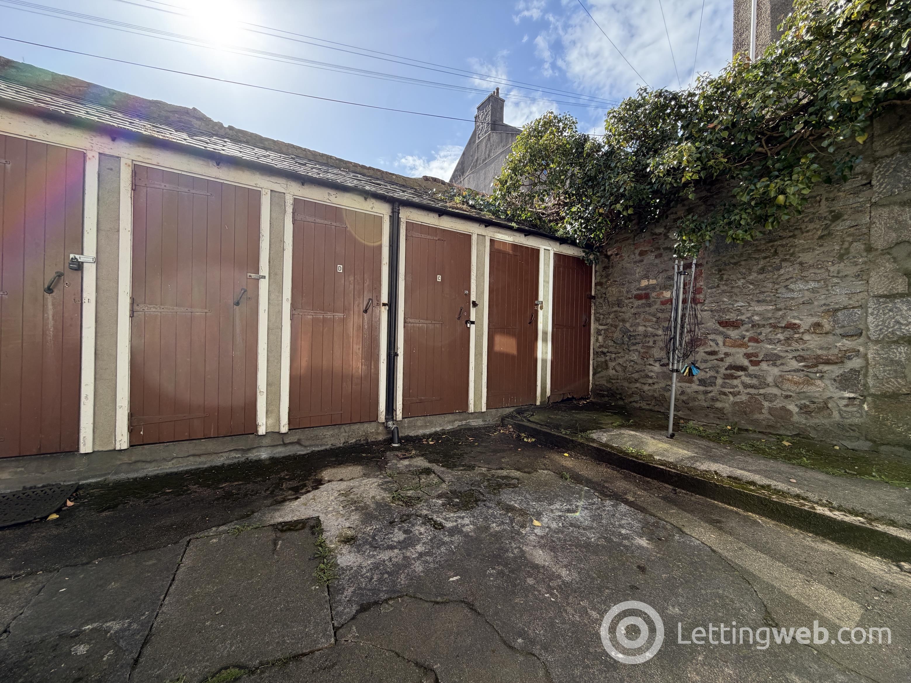 Property to rent in Flat A, 27 Skene Square, Aberdeen, AB25 2UP