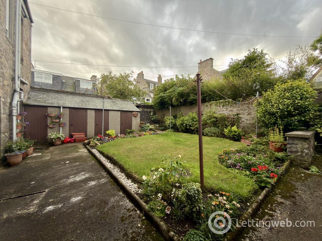Property to rent in Attic Left, 5 Richmond Terrace, Aberdeen, AB25 2RP